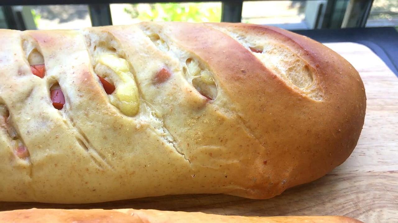 香肠芝士软面包，浓浓芝香，满满食欲，一口满足。（图ZMjk5ODQ1Mzgw） - 其他 - 站酷设计师宅家吃货JACKERLU原创素材 - 站酷ZCOOL