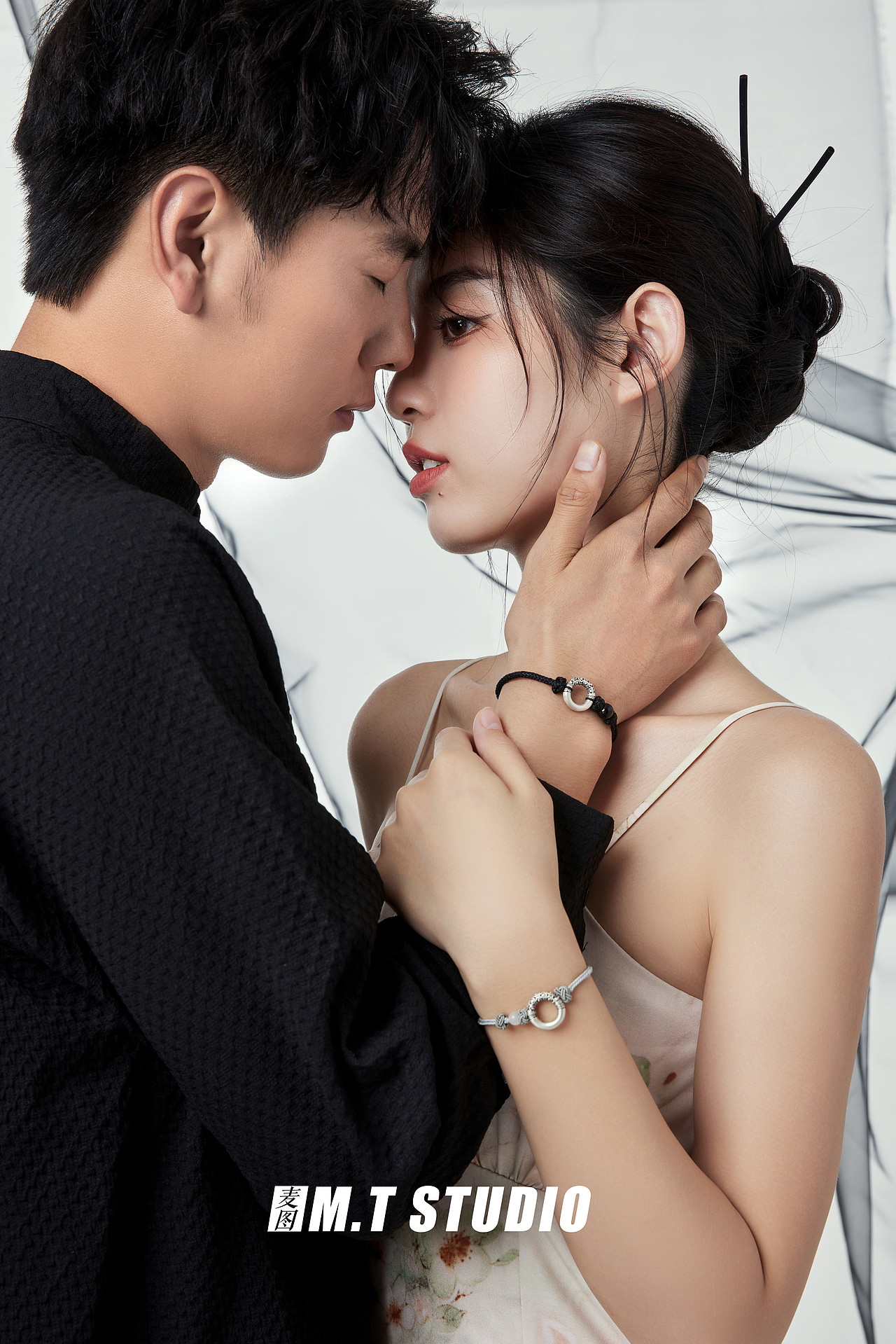 产品拍摄 珠宝饰品模特拍摄 银千惠饰品模特拍照 古风（图ZMzQ4OTc1NzU2） - 产品摄影 - 站酷设计师义乌麦图摄影官网原创素材 - 站酷ZCOOL