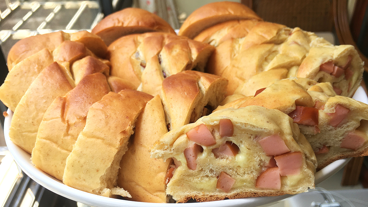 香肠芝士软面包，浓浓芝香，满满食欲，一口满足。（图ZMjk5ODQ1MzQ4） - 其他 - 站酷设计师宅家吃货JACKERLU原创素材 - 站酷ZCOOL