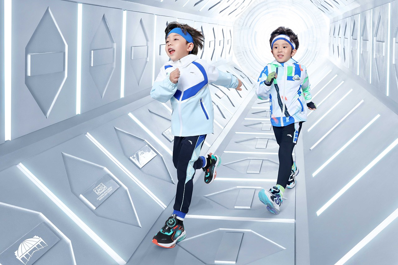 未来感炸裂 纯实景打造 ANTAUFOX中国天眼 现激情开跑（图ZMzExMTc5NDQ4） - 儿童服饰 - 站酷设计师DANFO原创素材 - 站酷ZCOOL