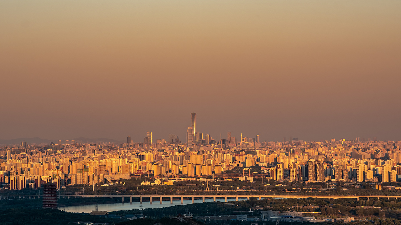 超级月亮【中国尊悬月】