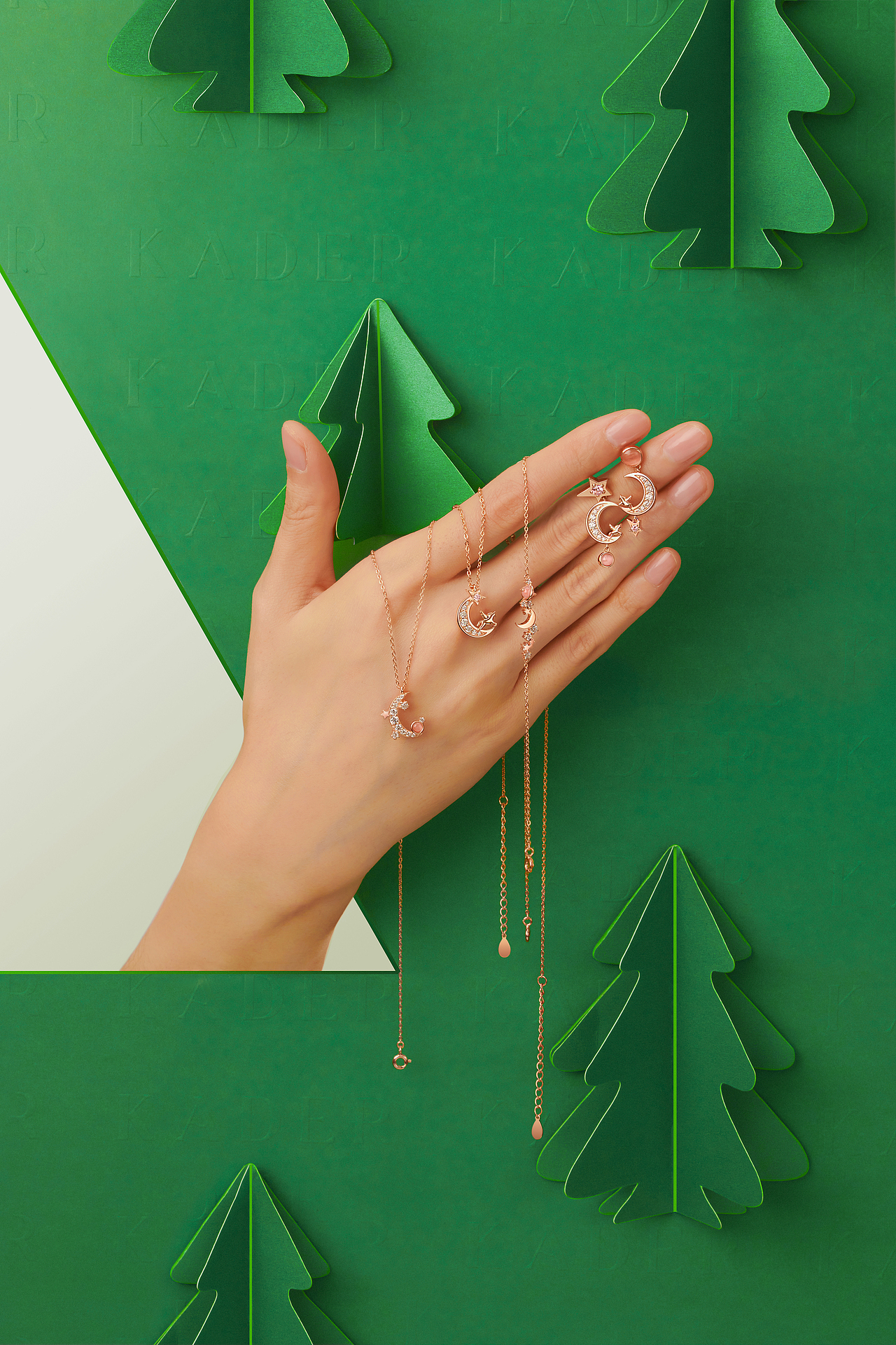 圣诞主题手模拍摄及页面呈现（图ZMzY2NzgzOTgw） - 人像摄影 - 站酷设计师琳Lynne原创素材 - 站酷ZCOOL