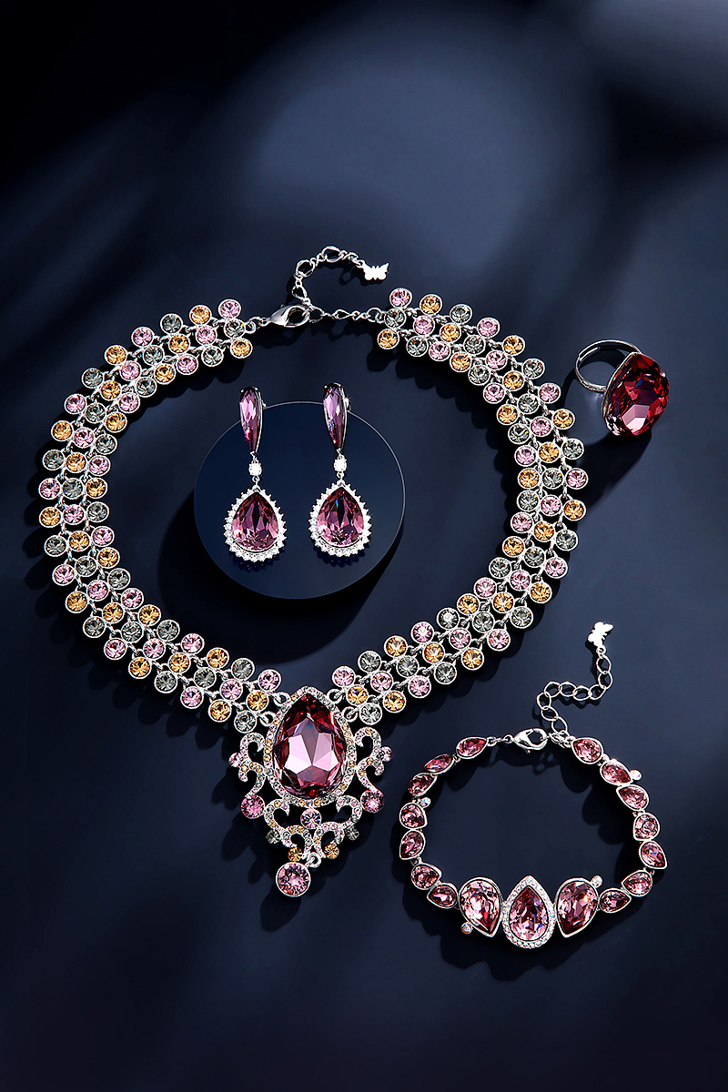 深蓝底 首饰摄影 彩色宝石套装 彩宝 施华洛世奇 项链