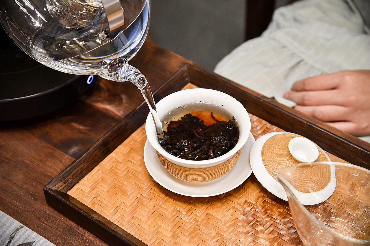 易武熟茶 云南普洱茶（圖ZMzI0NDgyNDk2） - 產(chǎn)品攝影 - 站酷設(shè)計(jì)師阿雪啦原創(chuàng)素材 - 站酷ZCOOL