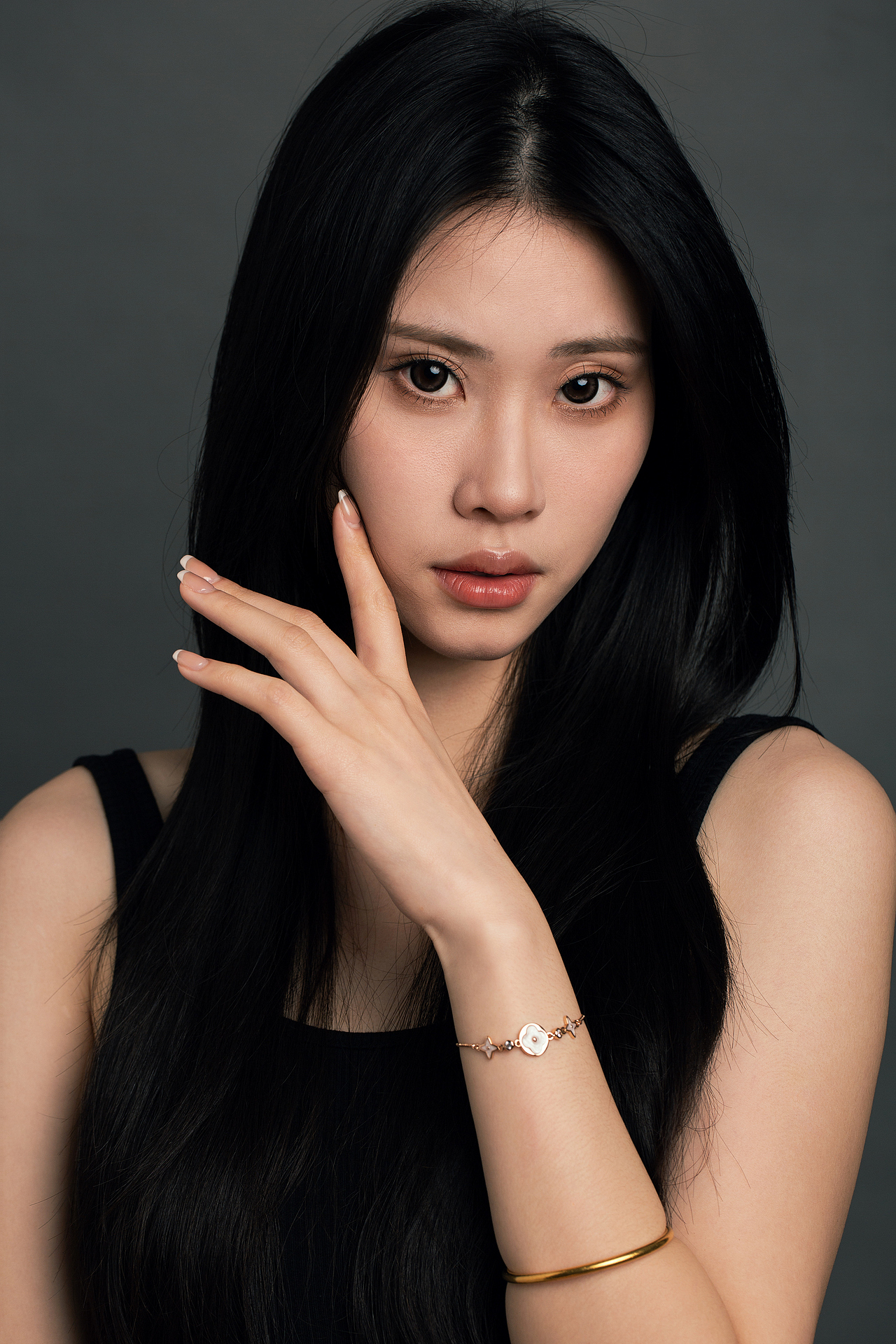 靠近肖像的写真照片