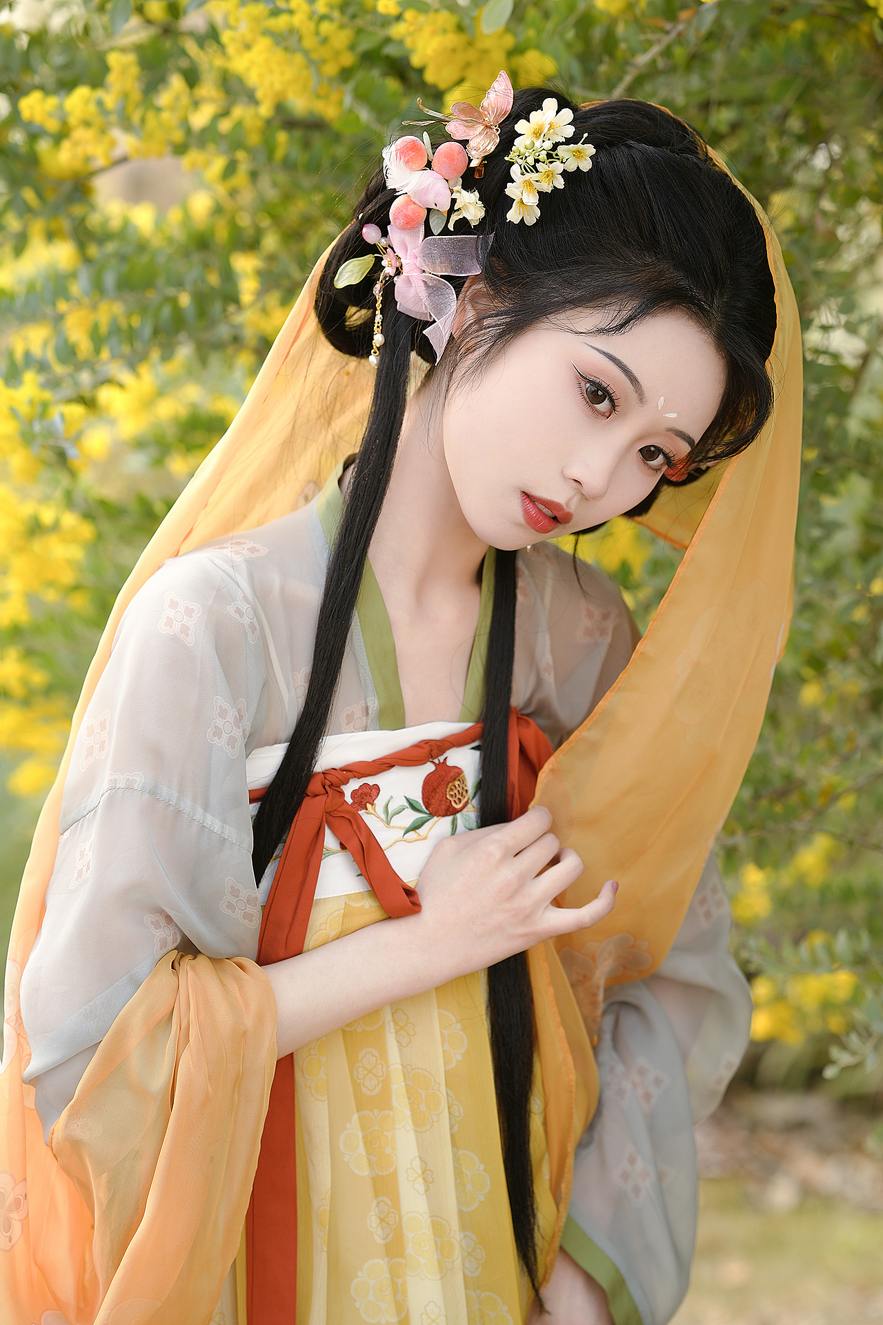 春日金合欢汉服 |正是江南好风景 落花时节又逢君