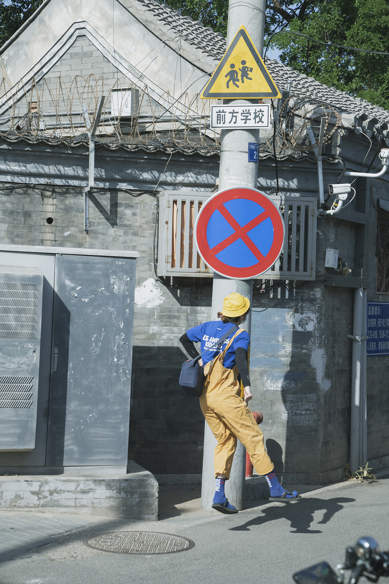 胡同里的浮游儿童（图ZMzA1MjM2MjY0） - 人像摄影 - 站酷设计师BKON摄影原创素材 - 站酷ZCOOL