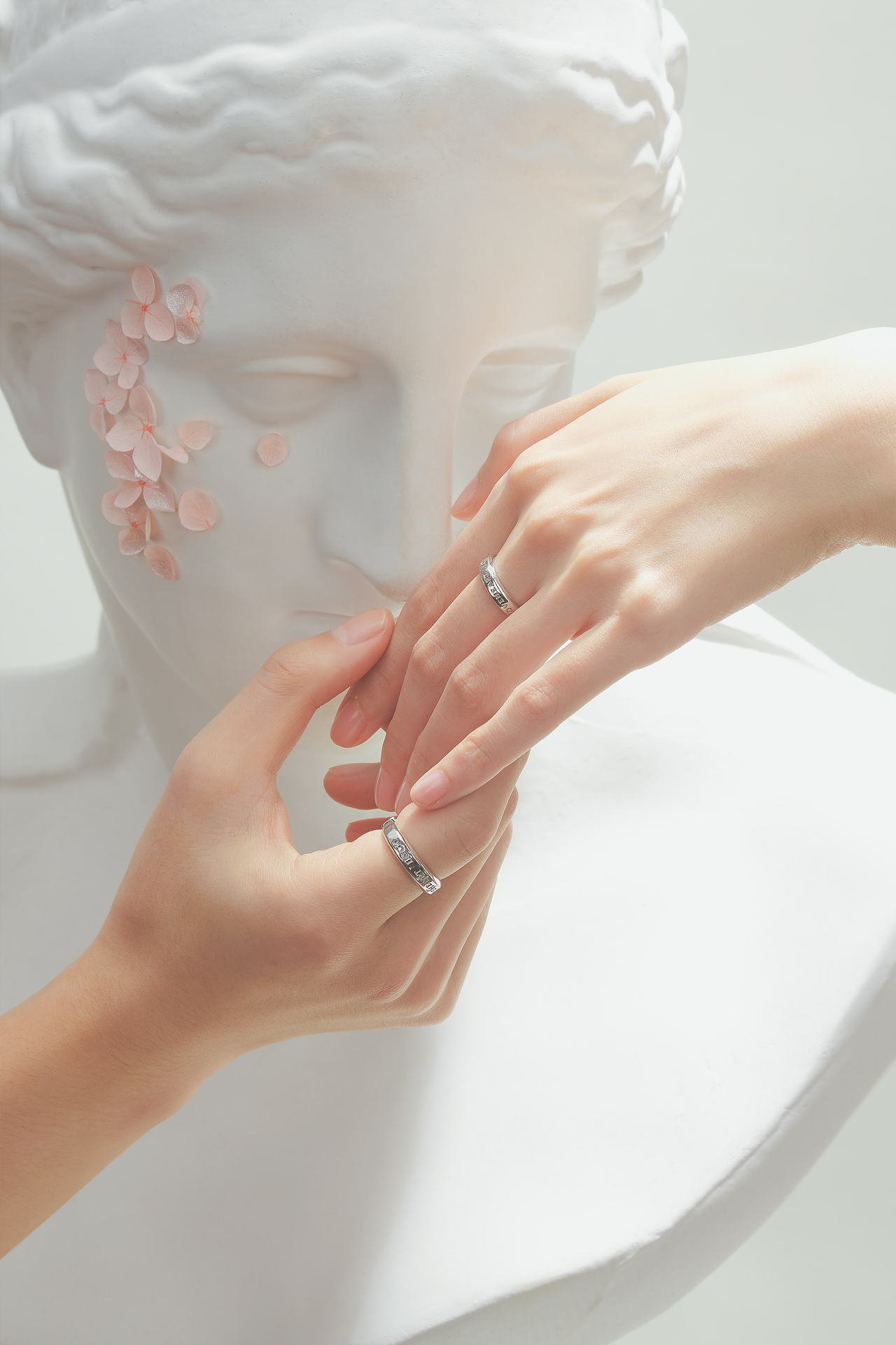 饰品戒指—手模佩戴图（图ZMzY2NzkxODc2） - 人像摄影 - 站酷设计师琳Lynne原创素材 - 站酷ZCOOL