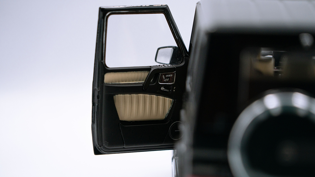 Mercedes-Benz G500 W463 1:18 iScale