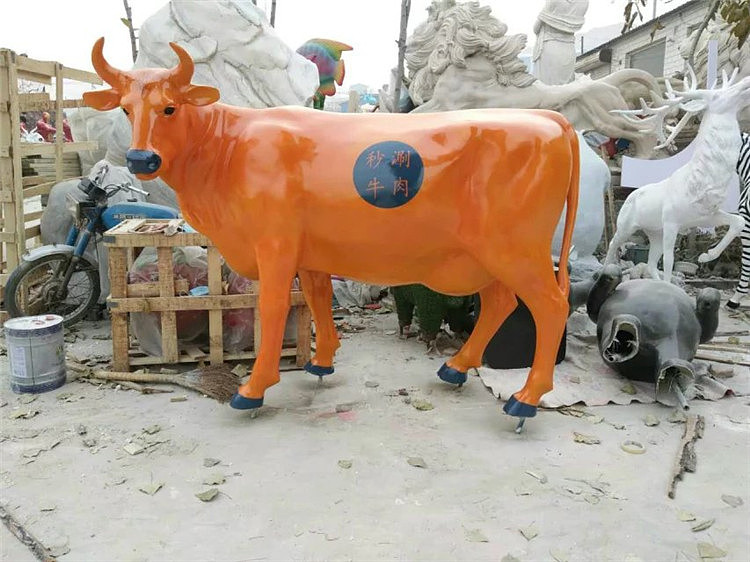 玻璃钢奶牛动物雕塑草原坪地装饰摆件玻璃钢黄牛定制
