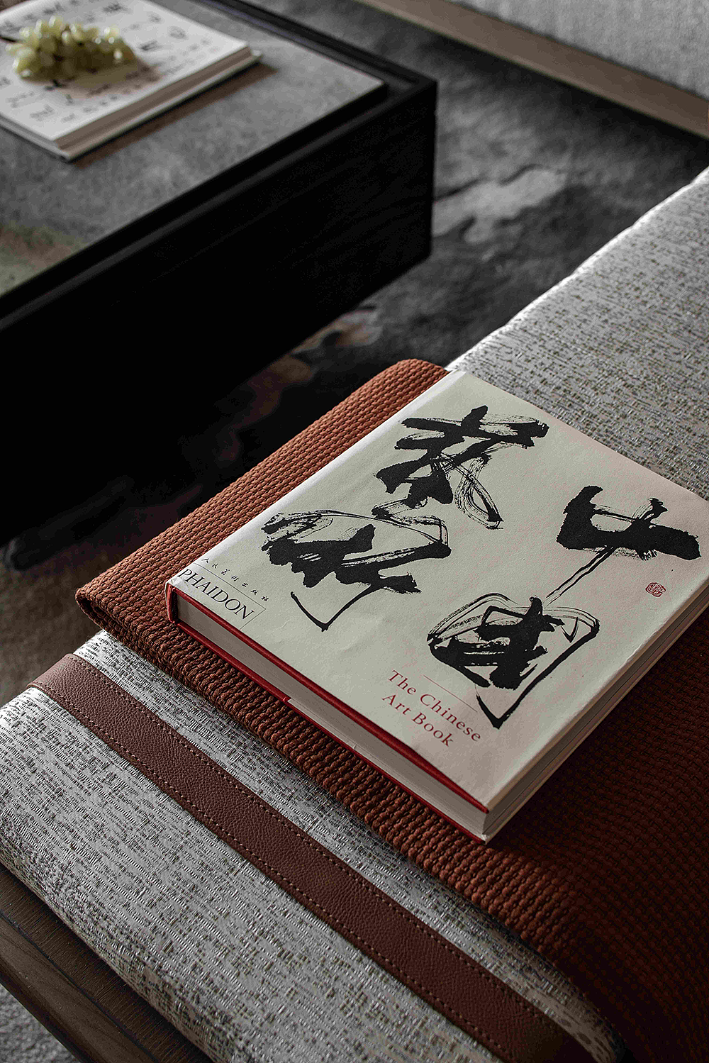 整体来看建筑与自然共生,处处都是风景,在这里感悟天地之道,寻找人与自然之间的联系,感受这微妙而又和谐的氛围,静享这中式禅意栖居的精髓。