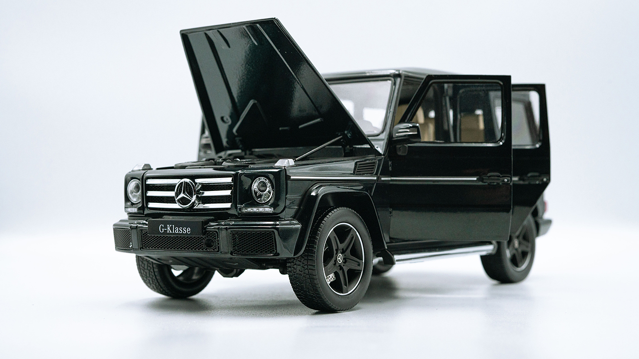 Mercedes-Benz G500 W463 1:18 iScale