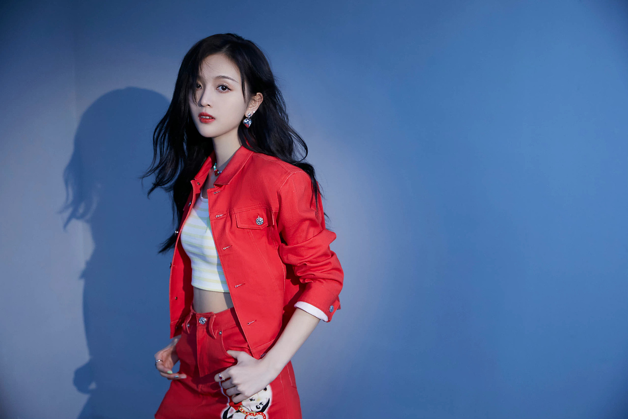 时尚穿搭《吴宣仪》一期（图ZMzI4MzMyOTE2） - 时尚/艺术摄影 - 站酷设计师林希泽原创素材 - 站酷ZCOOL