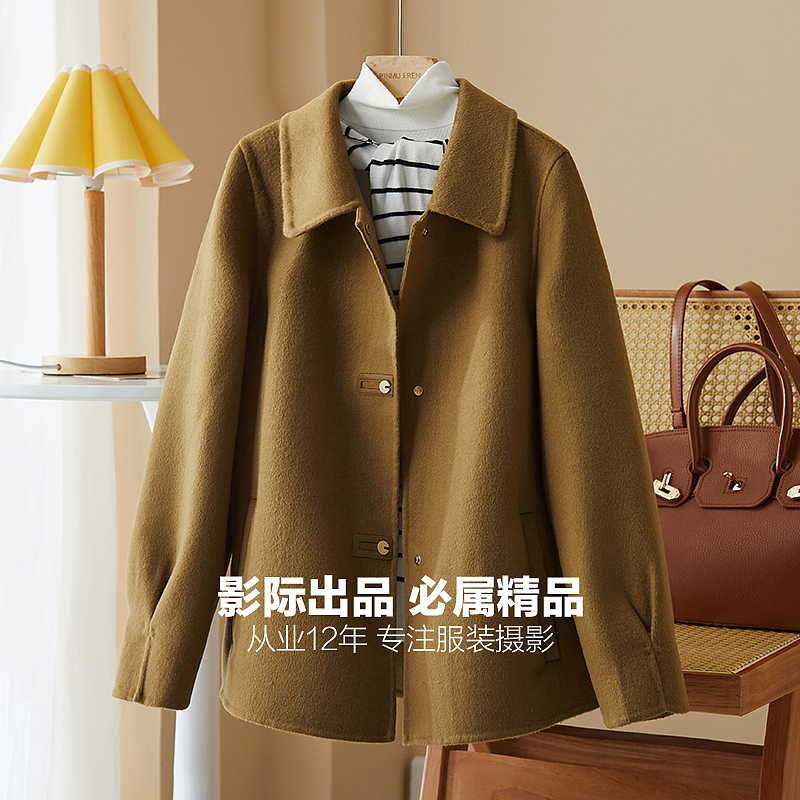 大衣摆拍 妮子长款 场景摆拍 创意拍 上衣裤子挂拍（图ZMzI0Nzg3MDI0） - 产品摄影 - 站酷设计师童装服装电商摄影原创素材 - 站酷ZCOOL
