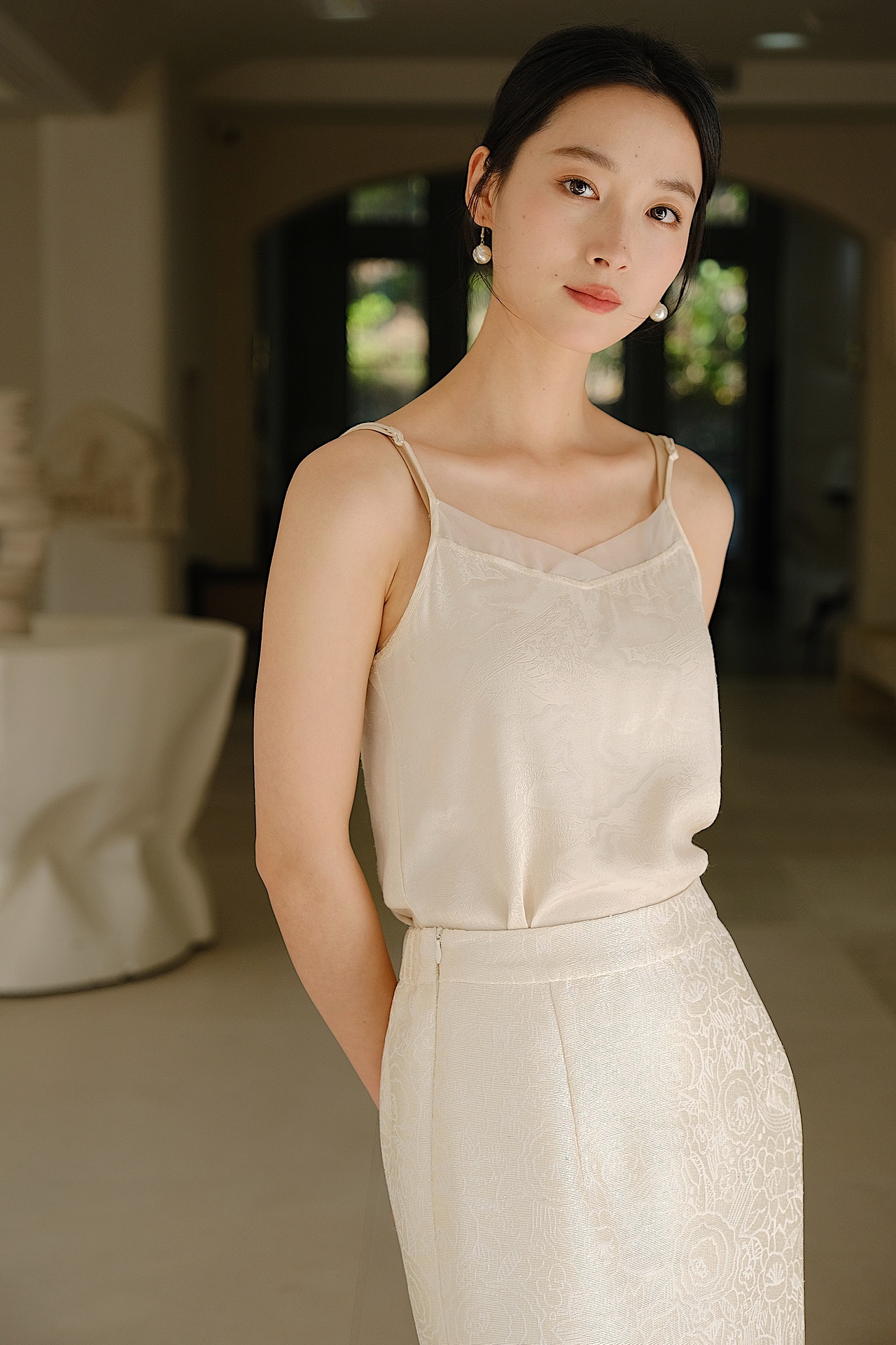 服装拍摄|山有色 2024春季新中式服装拍摄（图ZMzYwNTYyNDA0） - 人像摄影 - 站酷设计师小黑Ray_原创素材 - 站酷ZCOOL