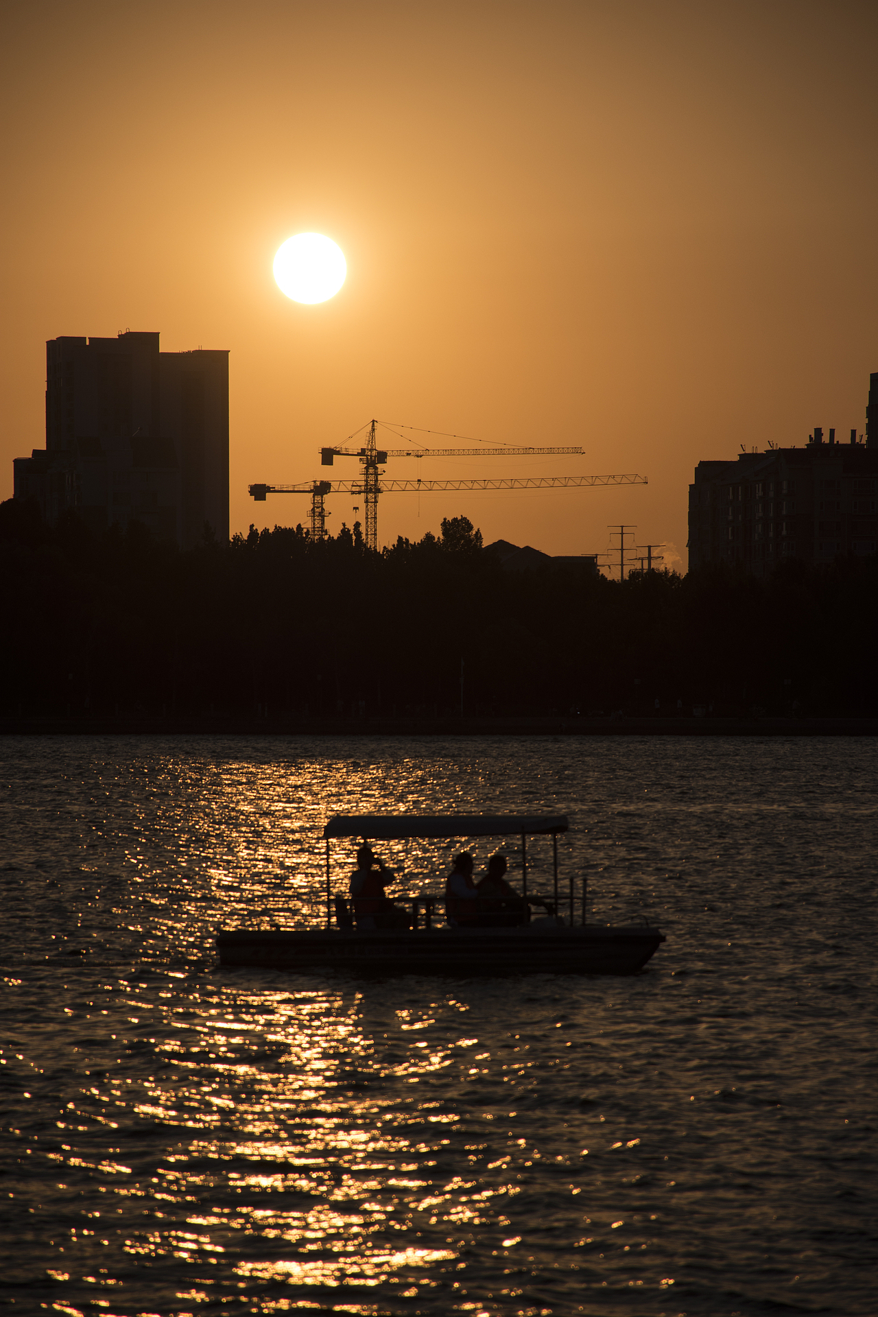 城市摄影：街头风光 — 东昌湖（图ZMzQ4MTcxMjgw） - 风光摄影 - 站酷设计师兜兜有块tang原创素材 - 站酷ZCOOL