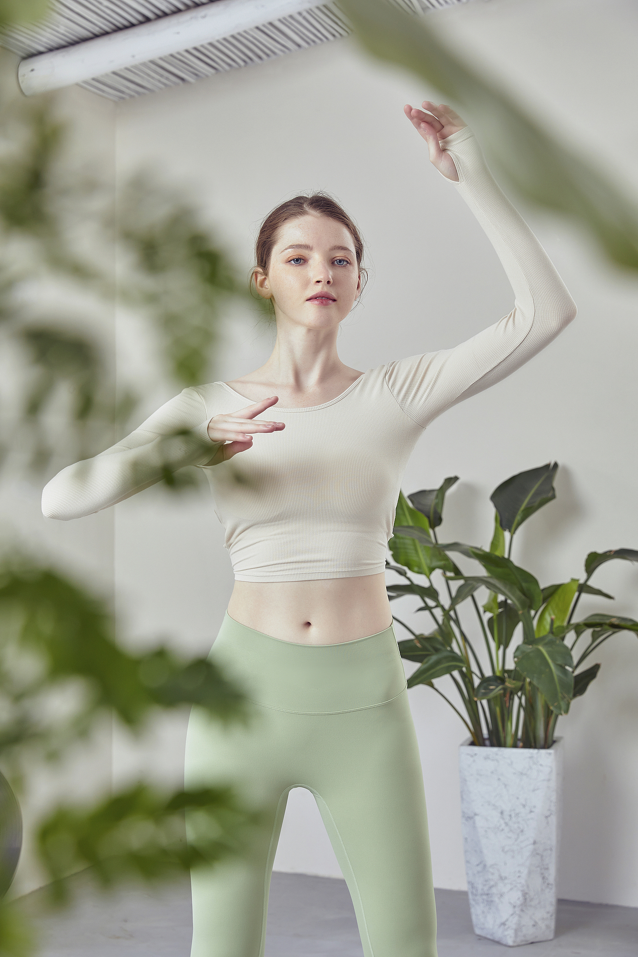 淘寶商業(yè)拍攝人像拍攝服裝作品瑜伽服拍攝（圖ZMzE5NDU5OTA0） - 人像攝影 - 站酷設(shè)計(jì)師廣州市淘拍視覺原創(chuàng)素材 - 站酷ZCOOL