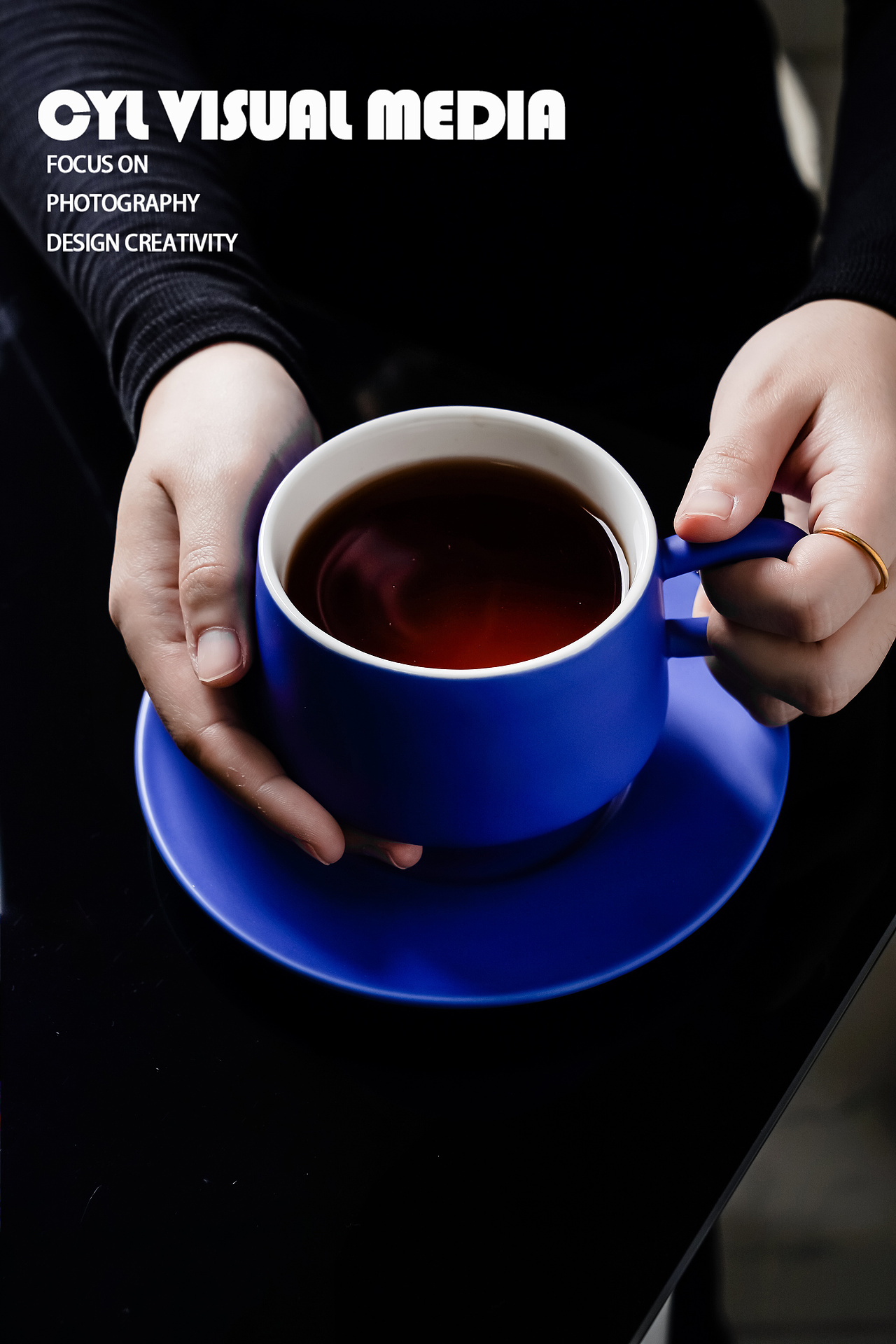 产品摄影|克莱因蓝咖啡杯（图ZMzIxMzYzMDY4） - 产品摄影 - 站酷设计师摄影师蔡依琳原创素材 - 站酷ZCOOL