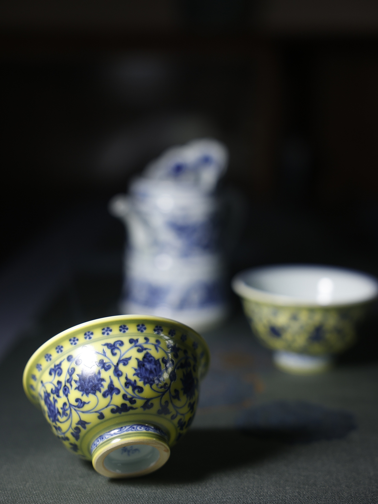 陶瓷摄影 | 压手杯（图ZMzMyNTIxNzQw） - 产品摄影 - 站酷设计师陳叁仟原创素材 - 站酷ZCOOL