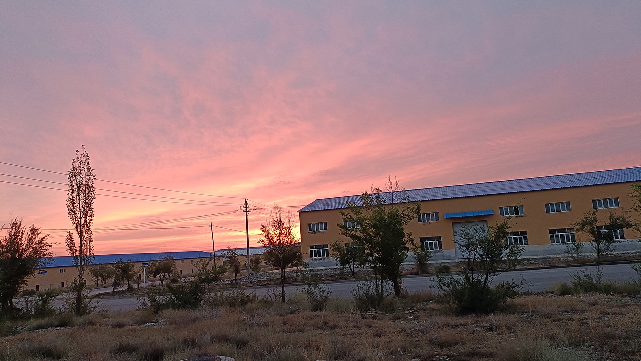 傍晚的吉木薩爾（圖ZMzUxNTc0NjA0） - 風(fēng)光攝影 - 站酷設(shè)計(jì)師躺在云上睡大覺原創(chuàng)素材 - 站酷ZCOOL