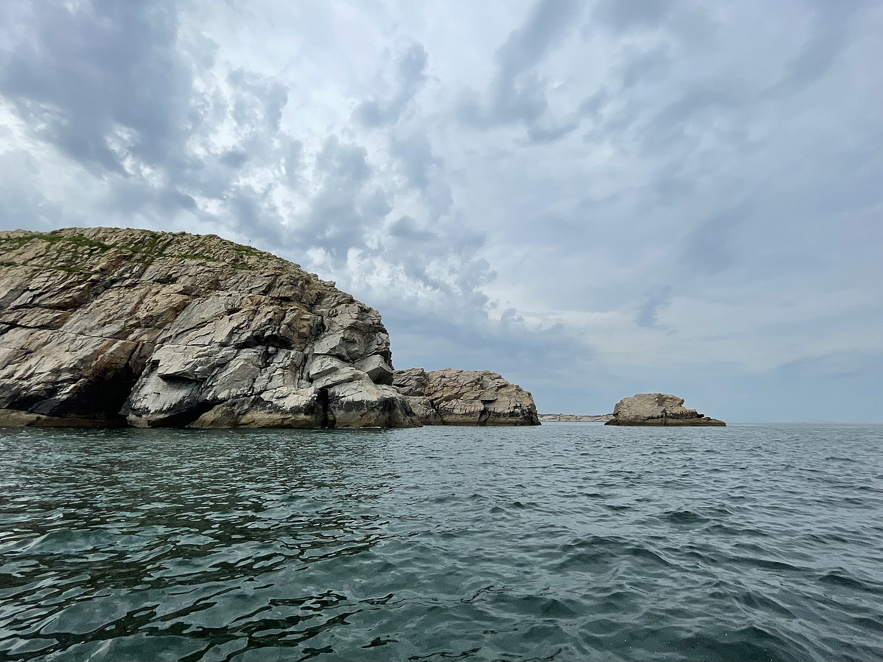 威海的海（圖ZMzUyMDQ0MTYw） - 風(fēng)光攝影 - 站酷設(shè)計師余白白白白原創(chuàng)素材 - 站酷ZCOOL