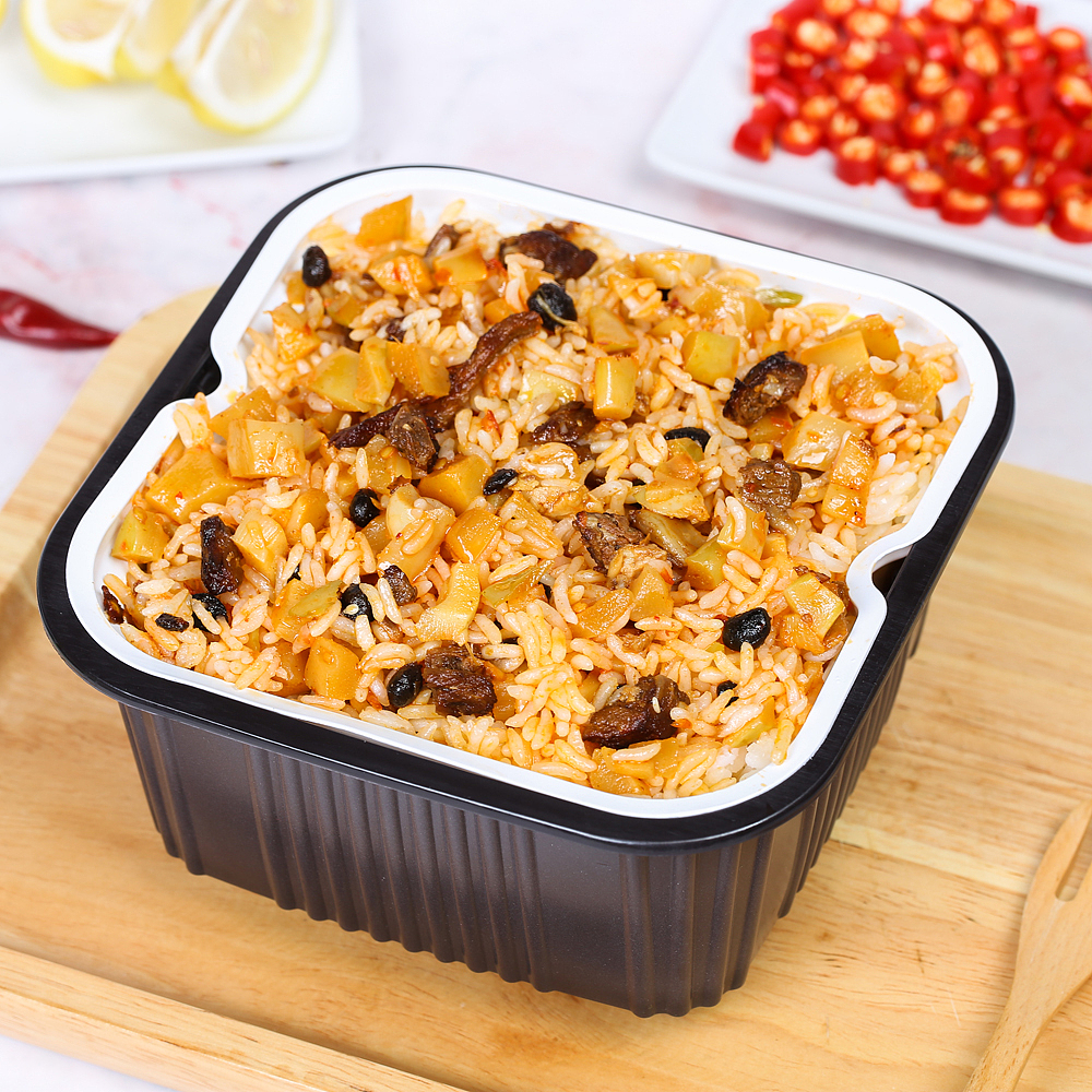 自热米饭摄影作品-笋尖牛肉自热米饭