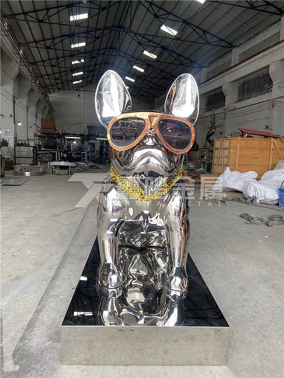 商业网红街镜面不锈钢雕塑美陈潮牌摆件