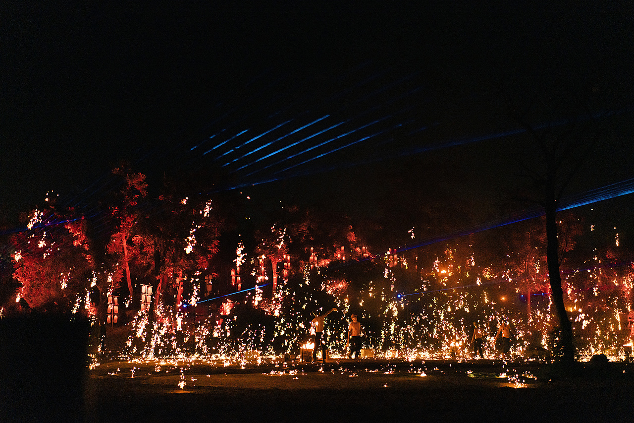 打鐵花（非物質(zhì)文化遺產(chǎn)）（圖ZMzQ1MDI4MjU2） - 人文/紀(jì)實(shí)攝影 - 站酷設(shè)計(jì)師拾光者Orince原創(chuàng)素材 - 站酷ZCOOL