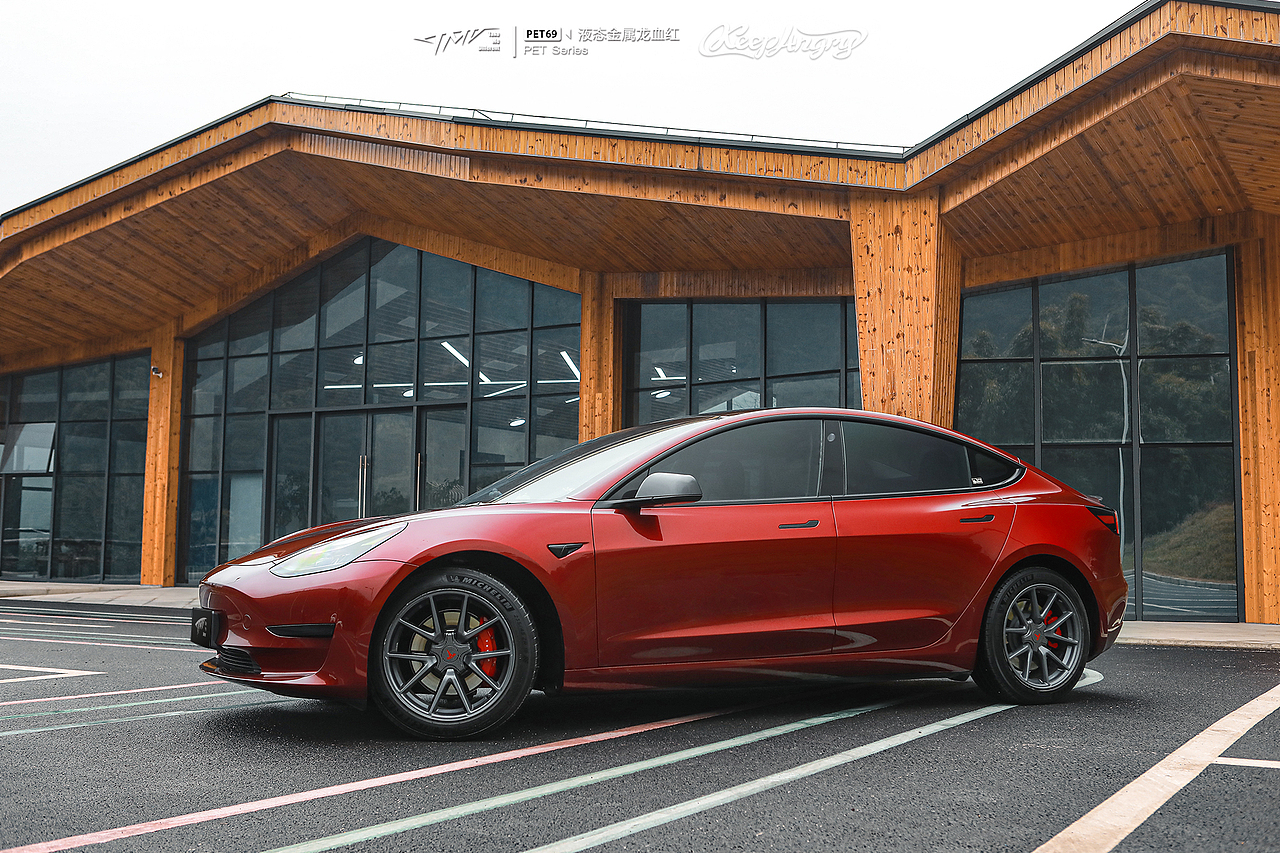 特斯拉model3改色 | 吸睛液态金属龙血红（图ZMzA3MTM2ODI0） - 交通工具 - 站酷设计师TMD汽车摄影原创素材 - 站酷ZCOOL
