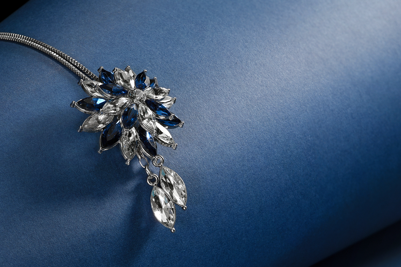 蓝色珠宝拍摄（图ZMzE4OTI4MjAw） - 产品摄影 - 站酷设计师zz伙原创素材 - 站酷ZCOOL