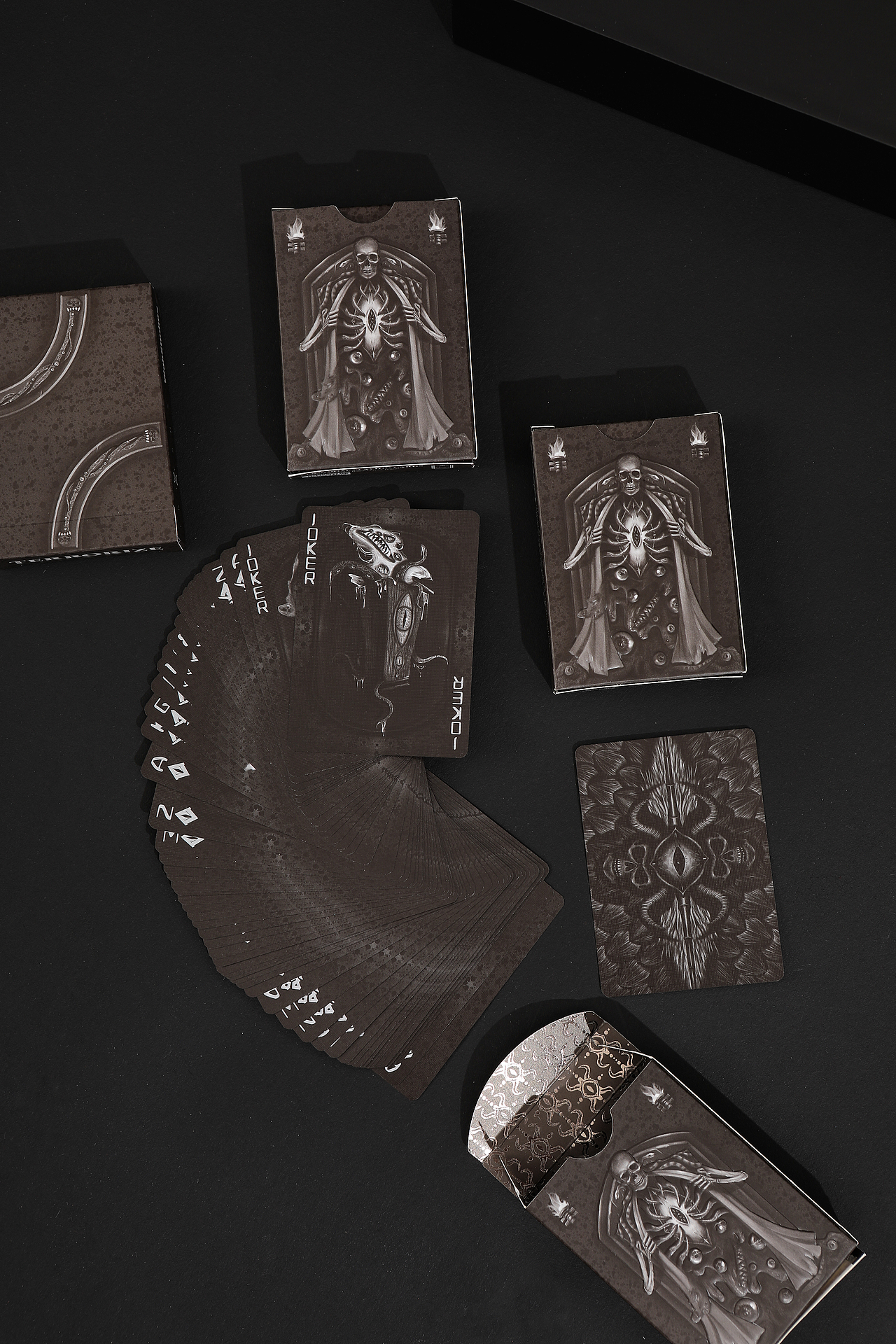 環伺 岳级 花切扑克牌