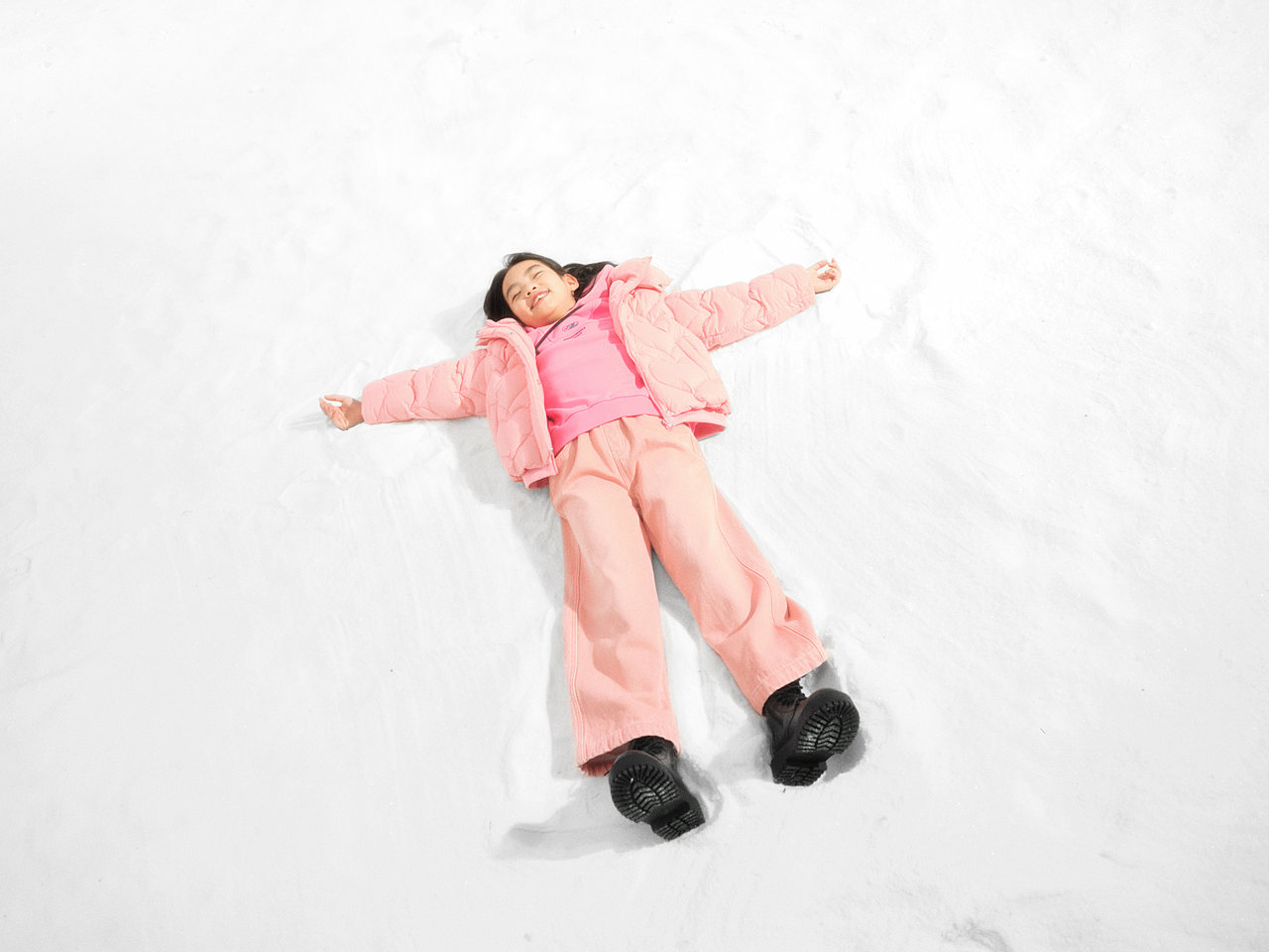 拍了下室内下雪Gxgkids 23aw campaign