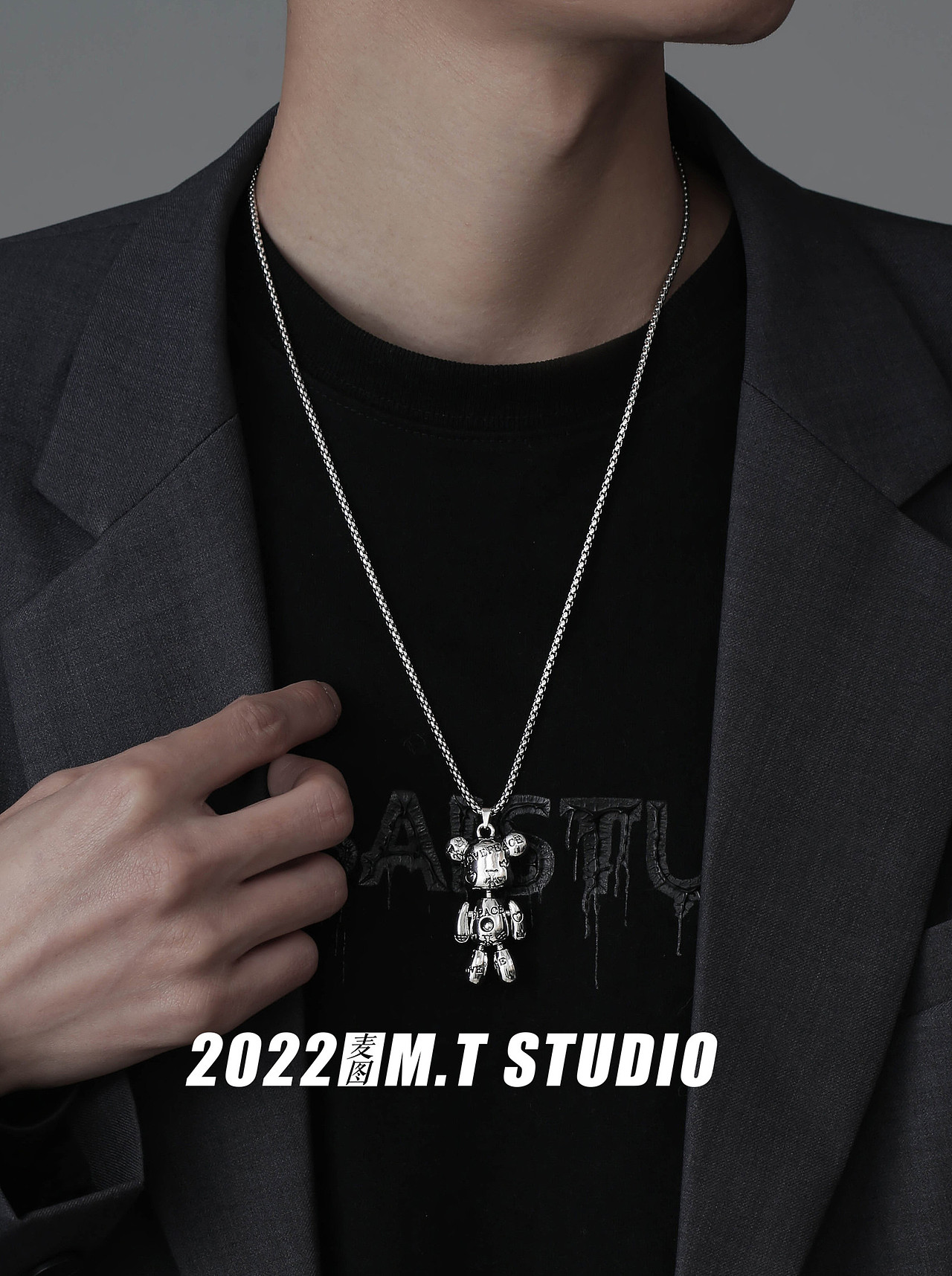 产品摄影 男士饰品项链耳饰戒指模特拍摄 暗黑男士饰品