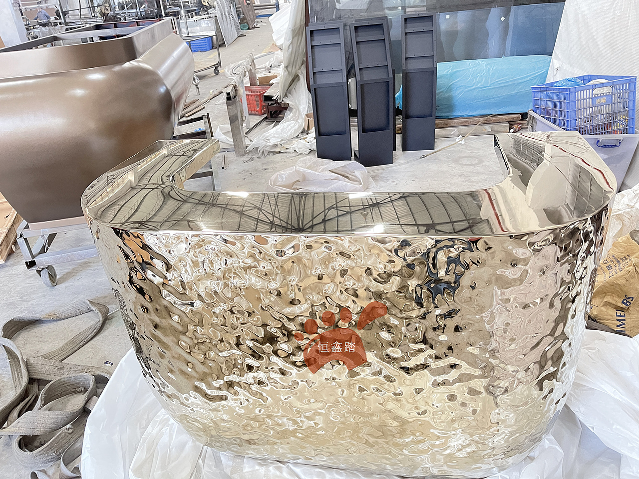 售楼部水波纹不锈钢吧台 轻奢现代风接待桌