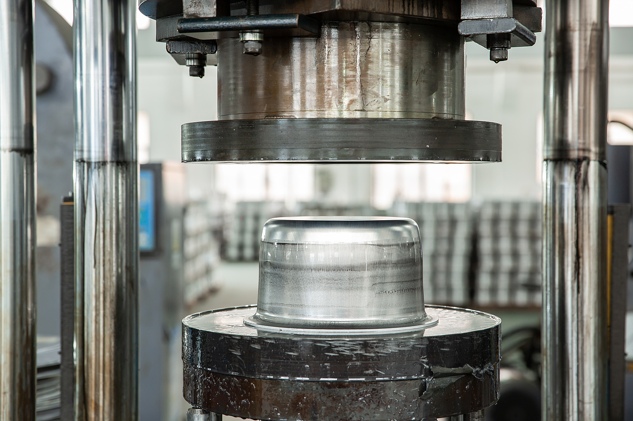 不粘锅工厂拍摄