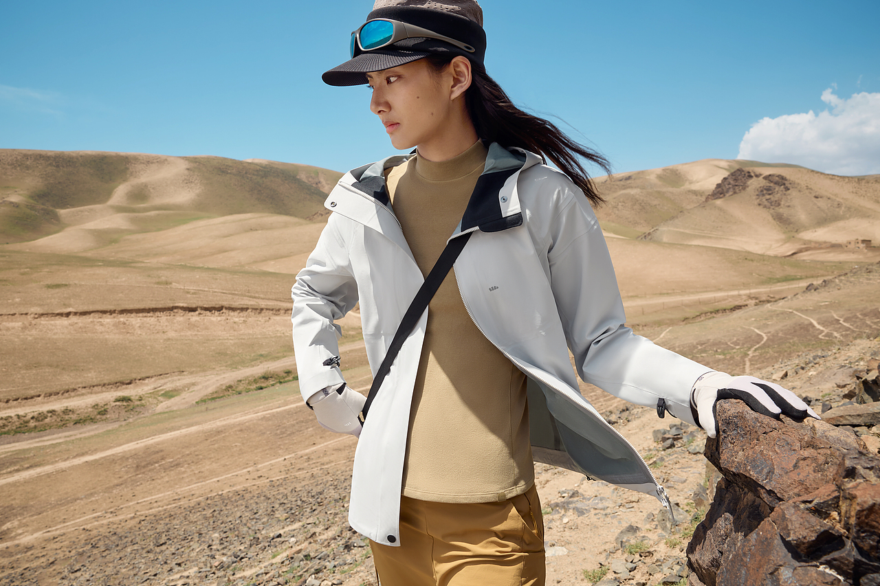 冲锋衣模特图修图案例（图ZMzY1NTY2OTAw） - 修图/后期 - 站酷设计师修图师汪哲原创素材 - 站酷ZCOOL