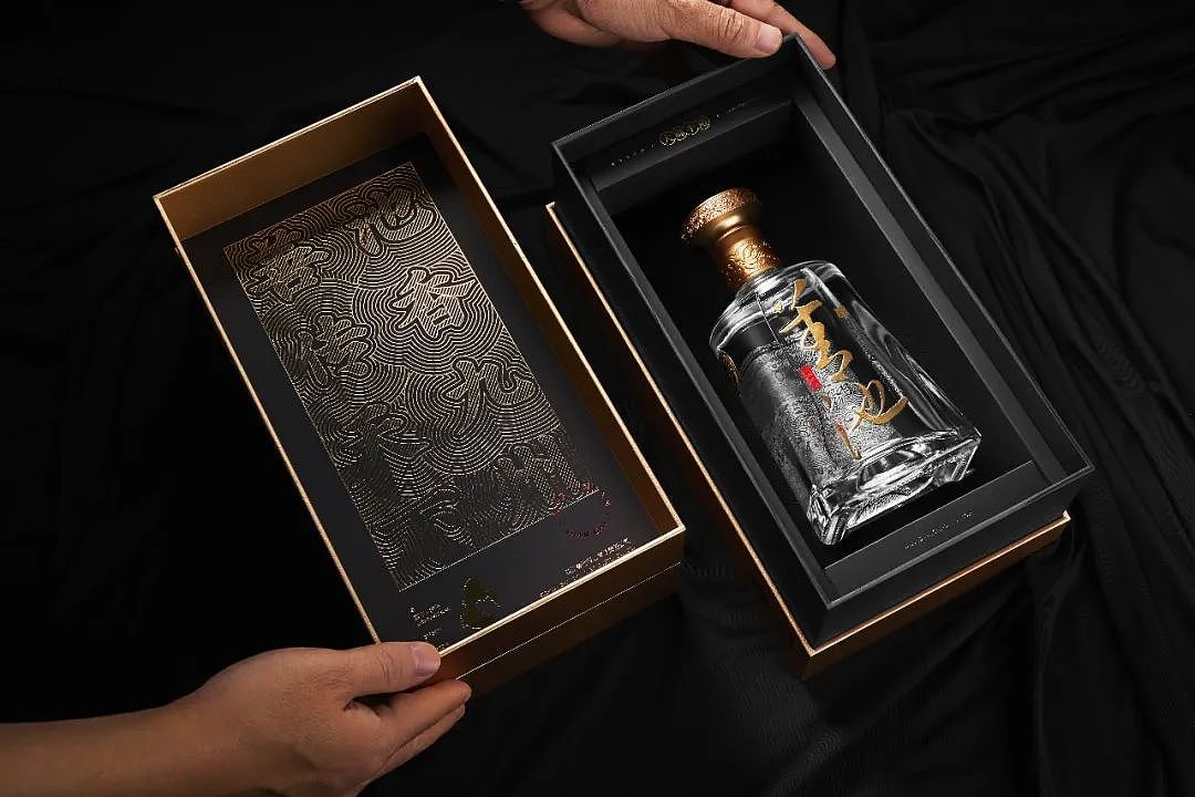 【醒狮】- 中国首款善文化白酒品牌