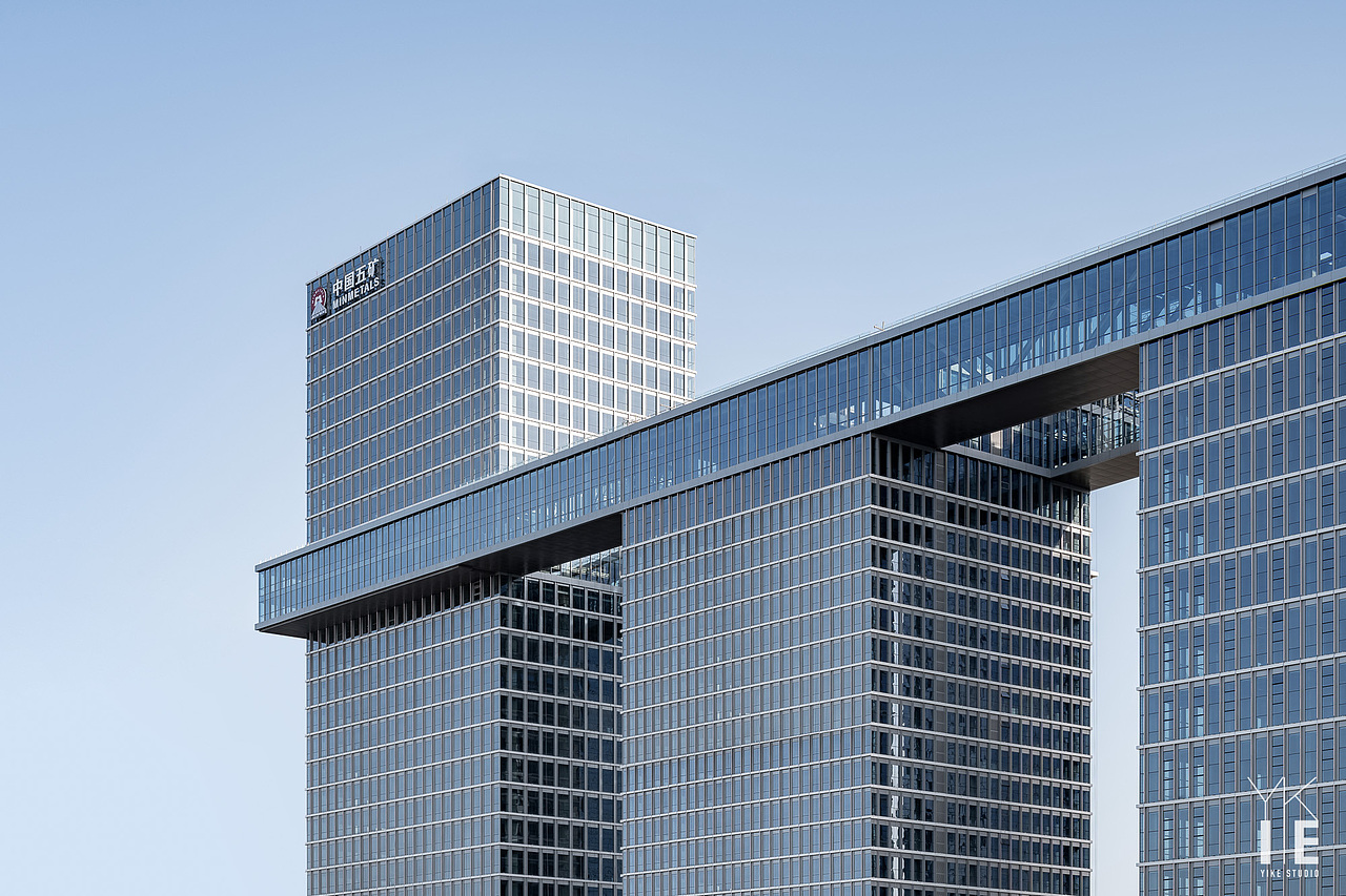 一个写字楼外立面拍摄