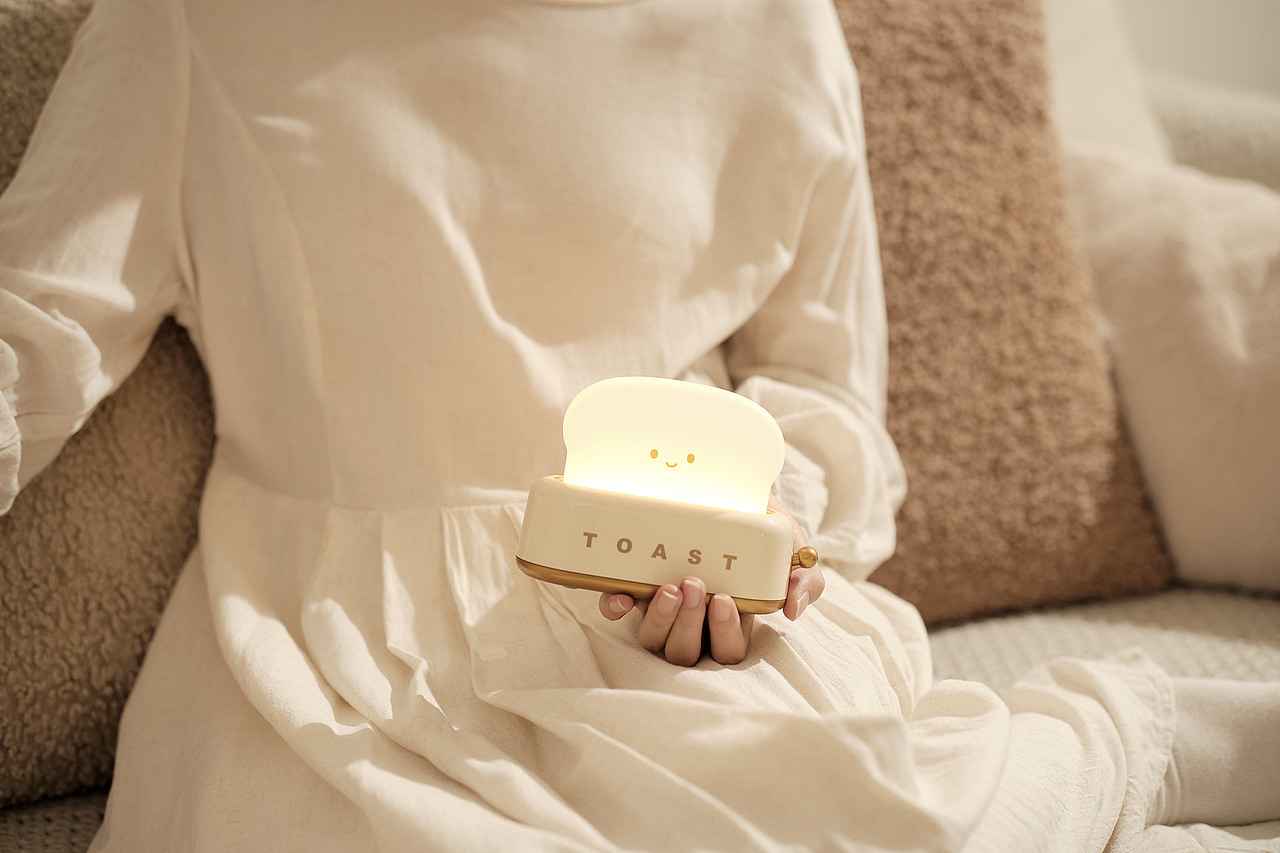 随手拍丨面包机小夜灯