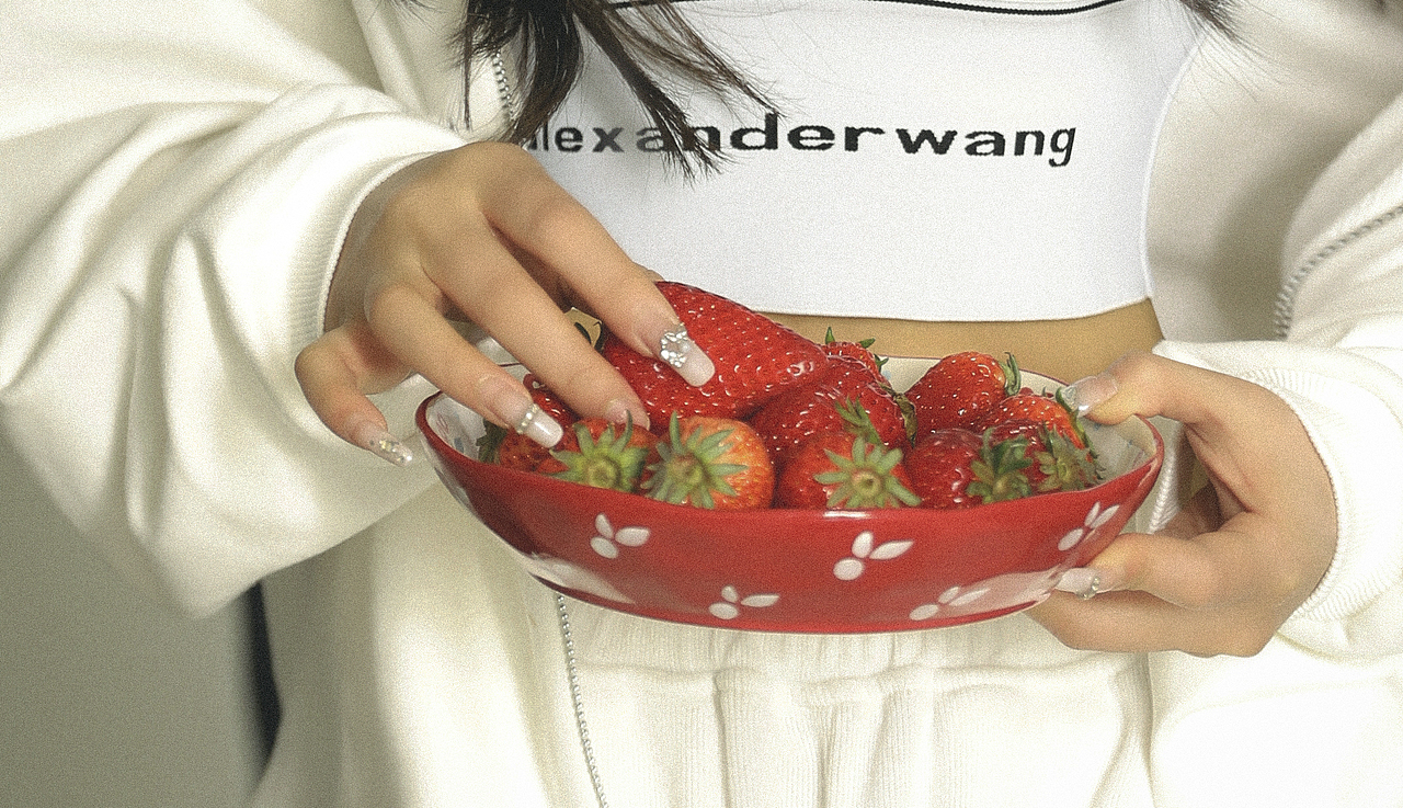 请你吃草莓🍓