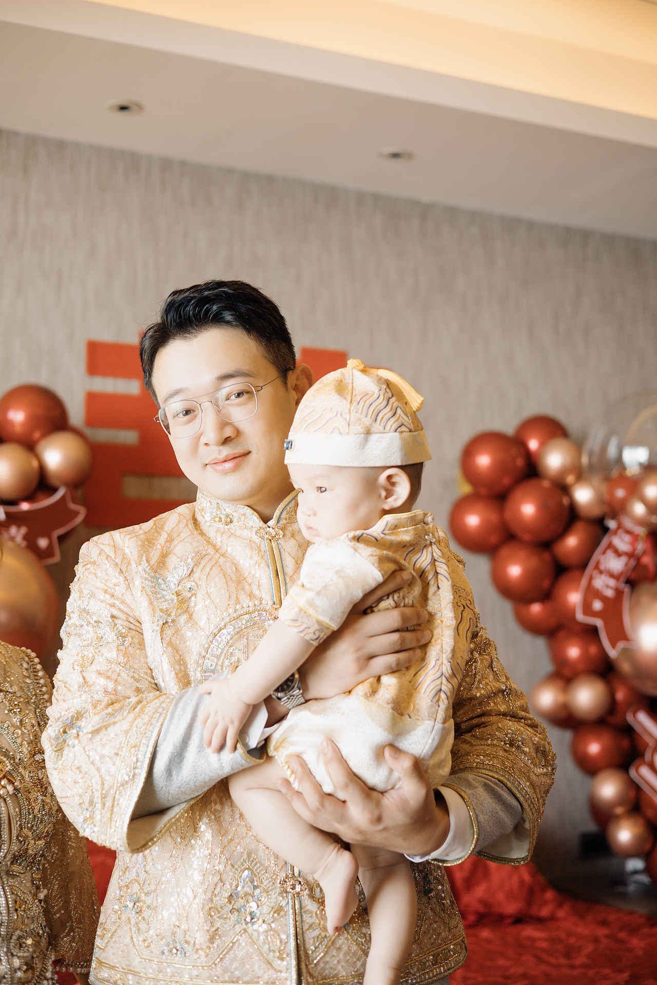 抱着宝宝结婚真的太酷啦!!