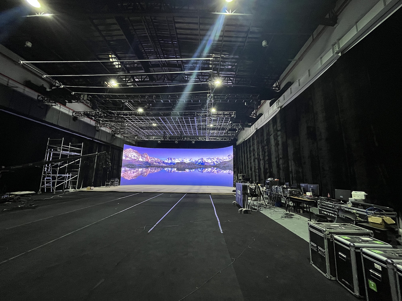 出租上海LED大屏幕影棚虚拟演播厅动捕棚（图ZMzU3MTc0NDA0） - 其他 - 站酷设计师星众互联原创素材 - 站酷ZCOOL