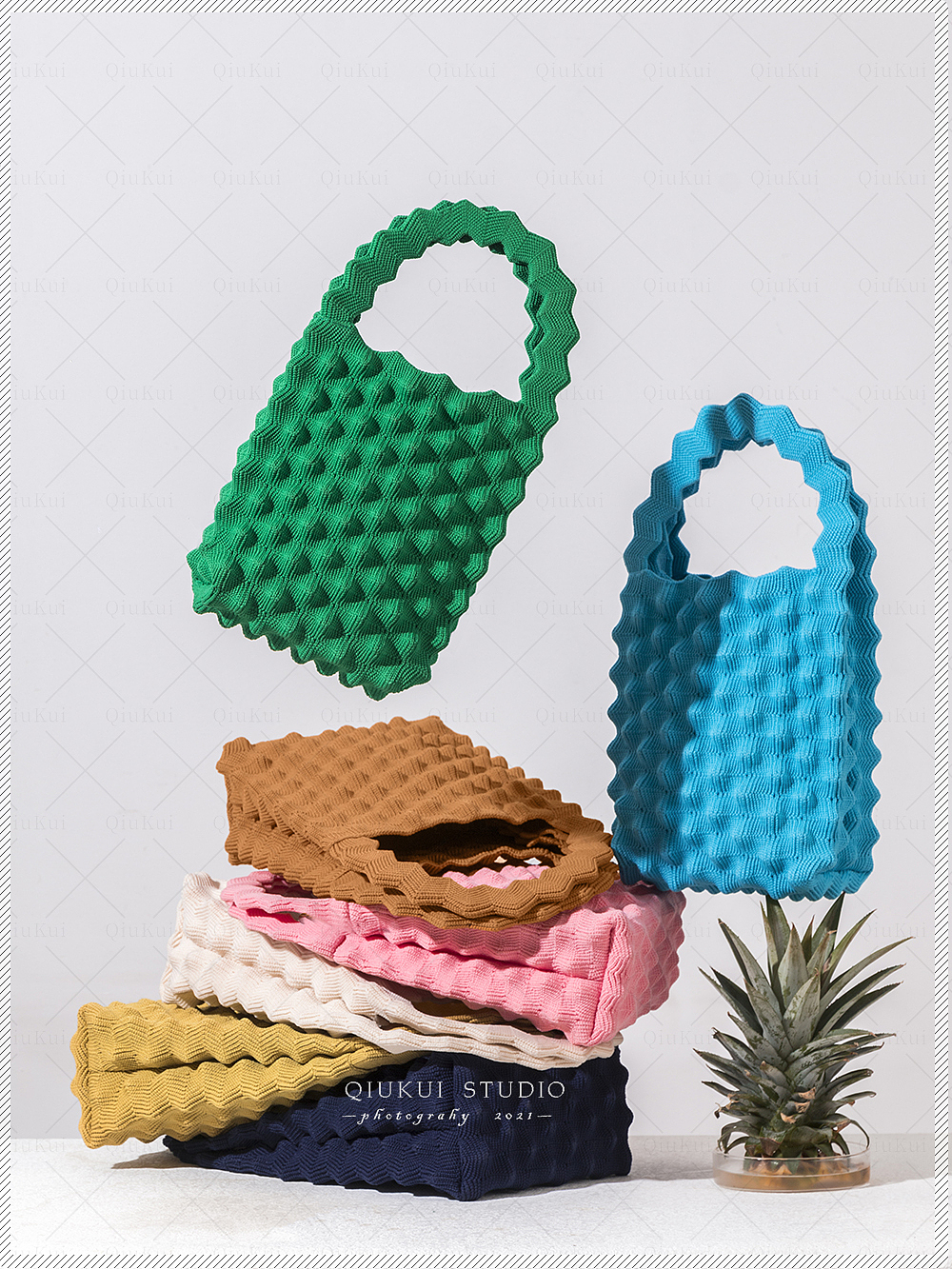 皆穿 菠萝包 | 西安商业摄影 & 陌上秋葵（图ZMzAzMDAxNjc2） - 产品摄影 - 站酷设计师陌上秋葵原创素材 - 站酷ZCOOL