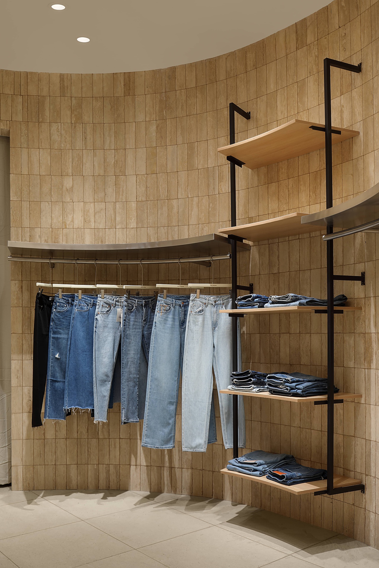 XIXI SPRING|MOOTHAN. DESIGN