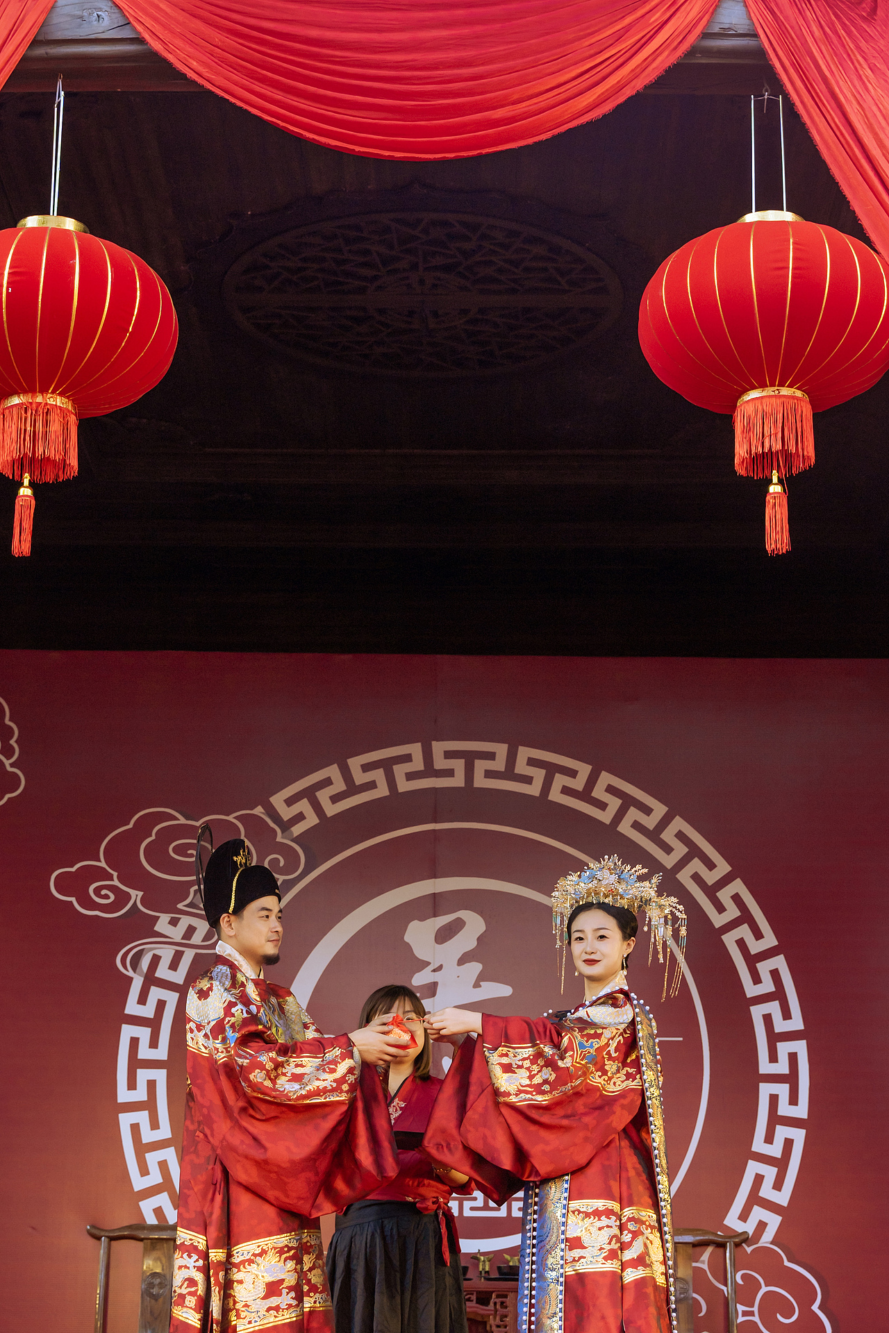 纯中式 属于国人的仪式感（图ZMzI5NTEyODAw） - 婚礼摄影 - 站酷设计师三五__原创素材 - 站酷ZCOOL