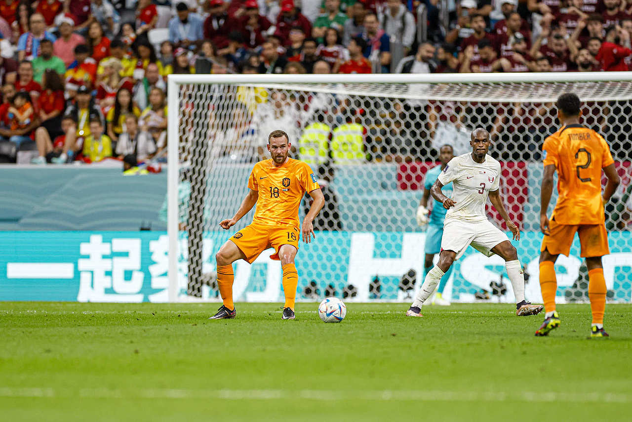 荷兰VS卡塔尔，2022世界杯东道主落幕（图ZMzI0MDcyNTg0） - 人文/纪实摄影 - 站酷设计师虾糊土豆原创素材 - 站酷ZCOOL