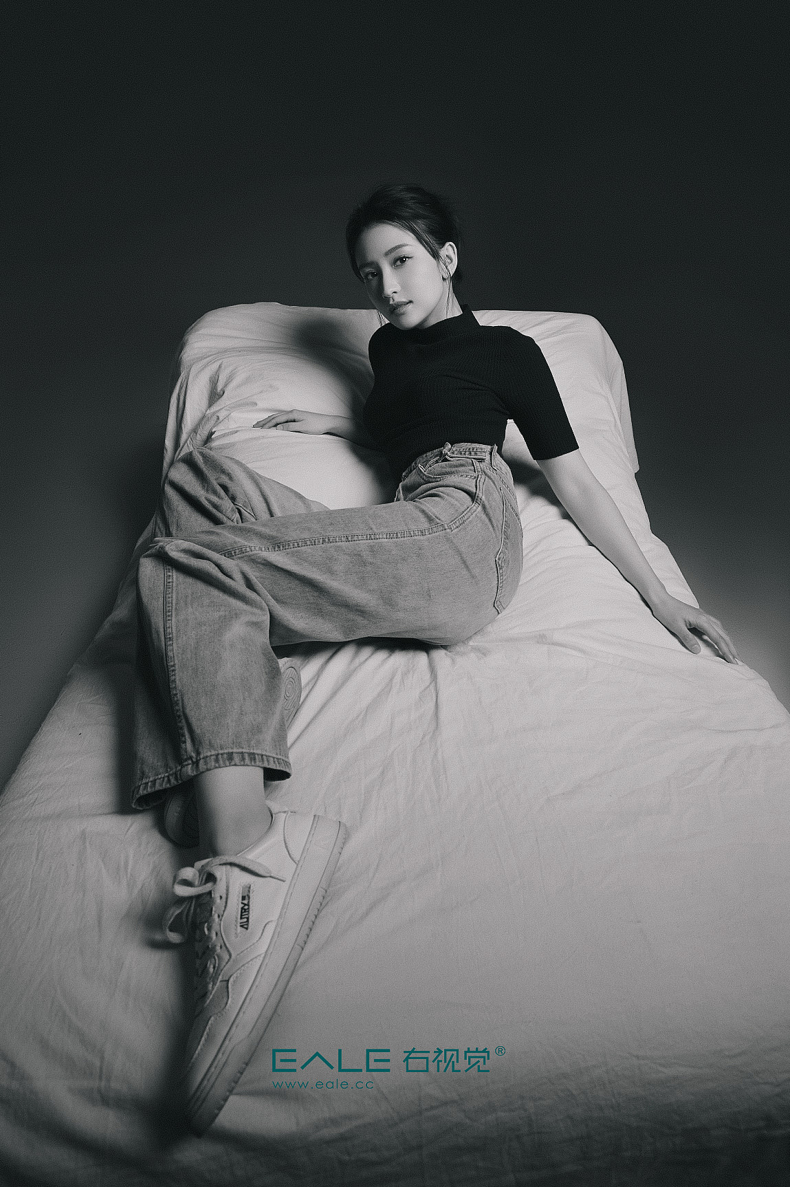 黑白人像大片 我期待（图ZMzAwMDY5NzM2） - 人像摄影 - 站酷设计师ealestudio原创素材 - 站酷ZCOOL