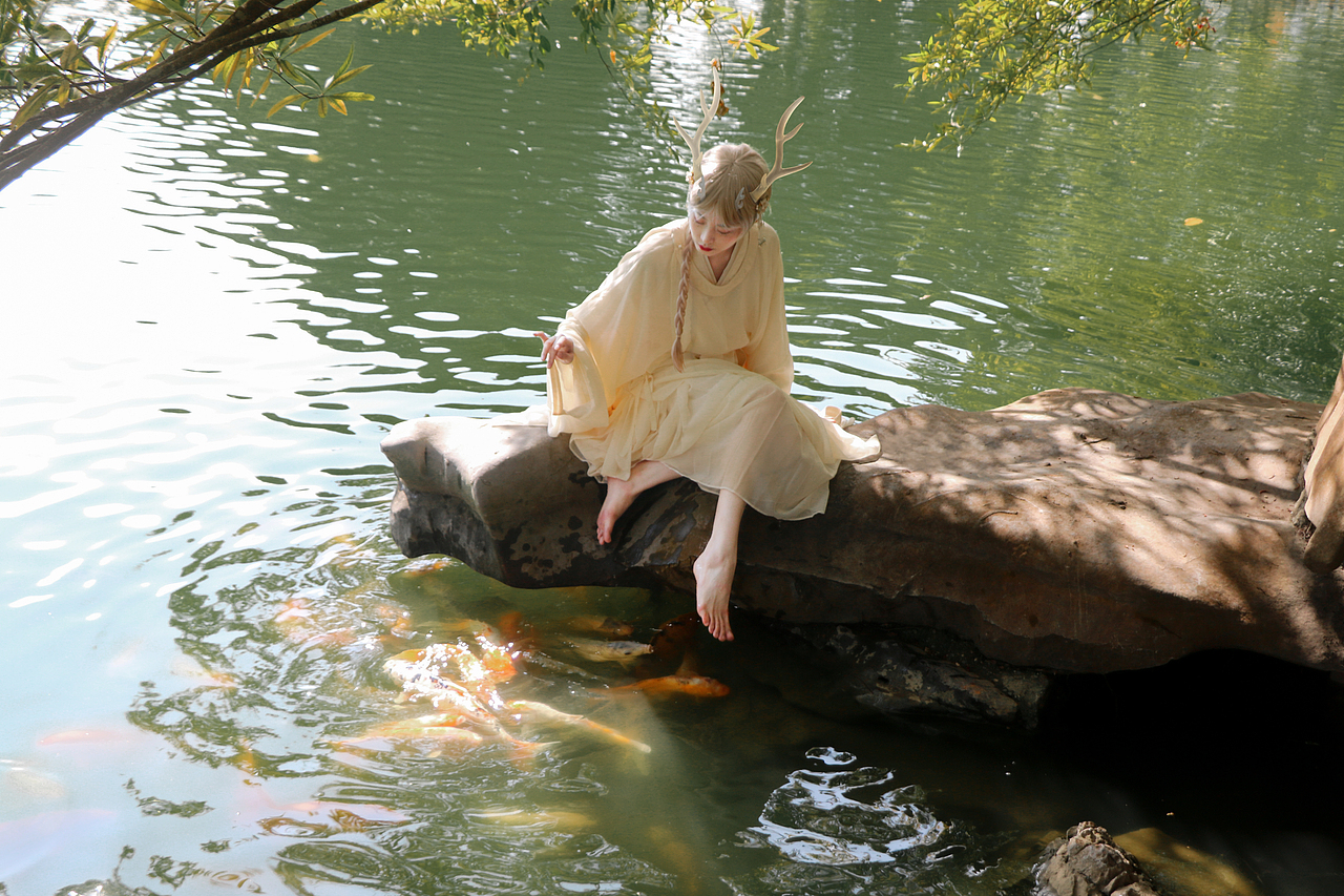 原创漫画《幻弥》戎雪cos（图ZMzIxMTA4OTgw） - 人像摄影 - 站酷设计师画漫的kwhite原创素材 - 站酷ZCOOL