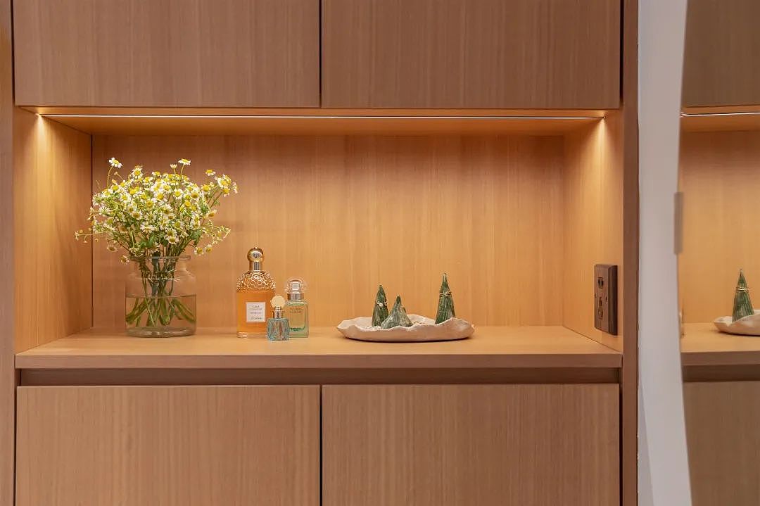 68平客厅阳台打通，冰箱嵌入式设计，全屋森系惬意！（图ZMzUwOTE3NDY4） - 家装设计 - 站酷设计师峰光无限装饰原创素材 - 站酷ZCOOL