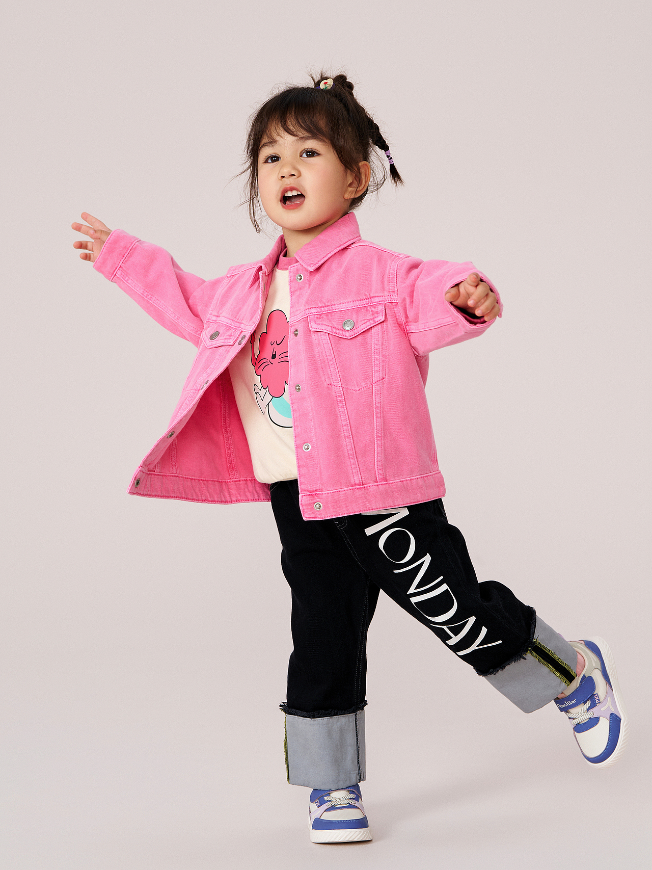 holakids x paucillar 2023a/w 鞋子拍摄